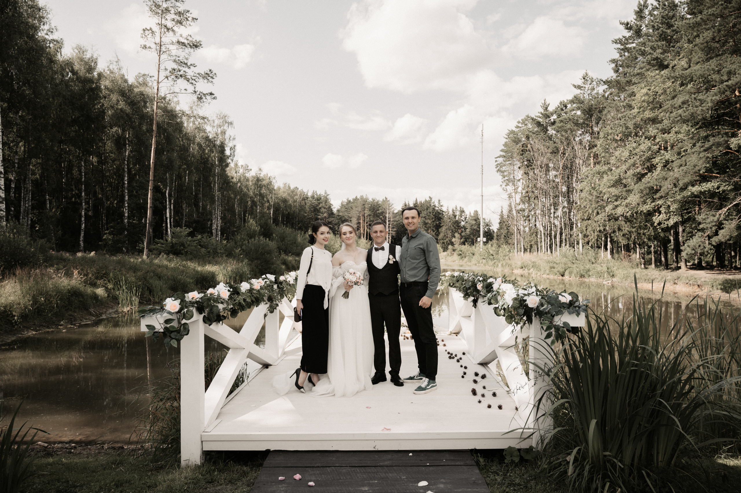 Счастье у озера. Свадебный фотограф Александр Давыдов