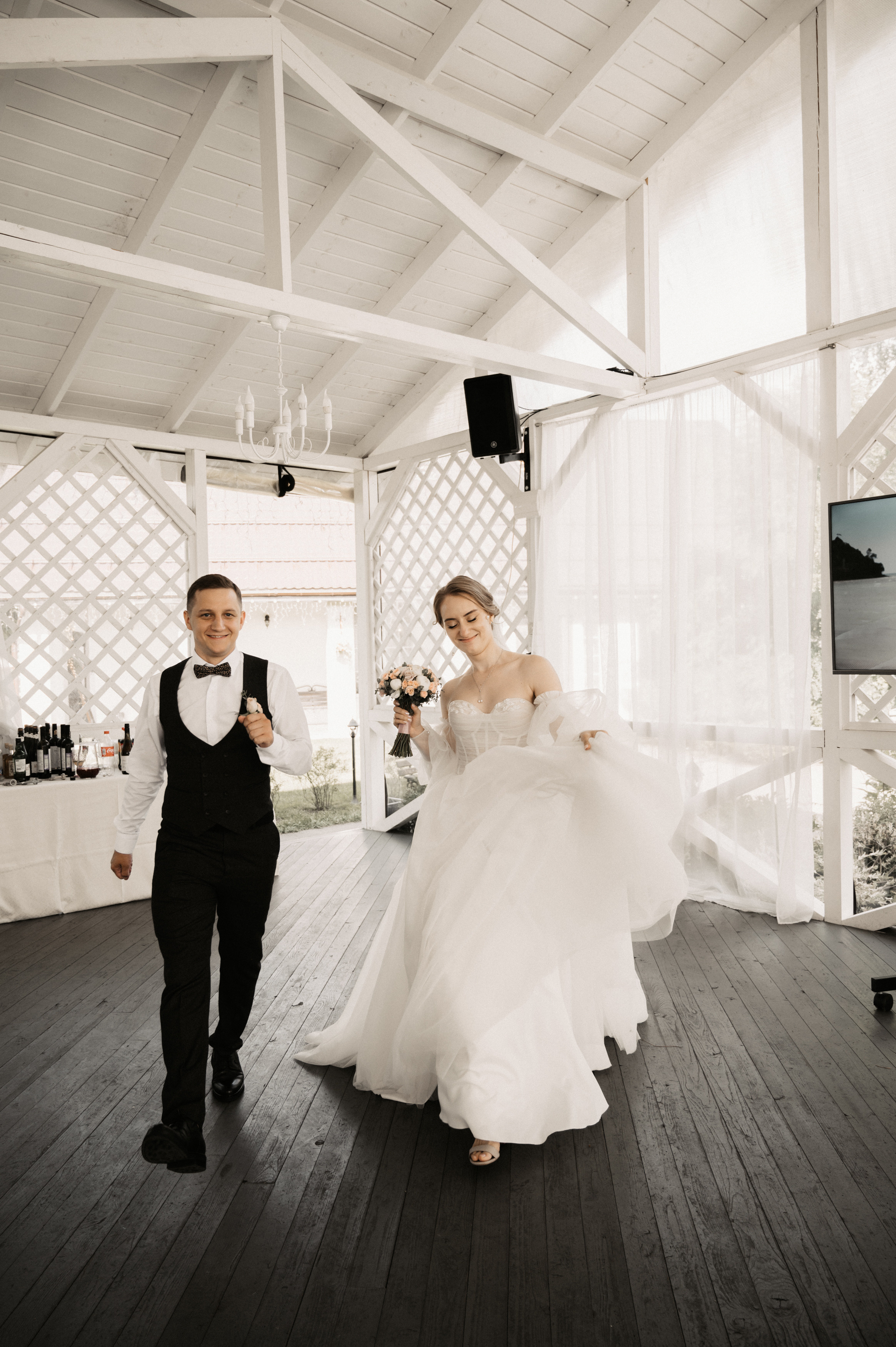 Счастье у озера. Свадебный фотограф Александр Давыдов