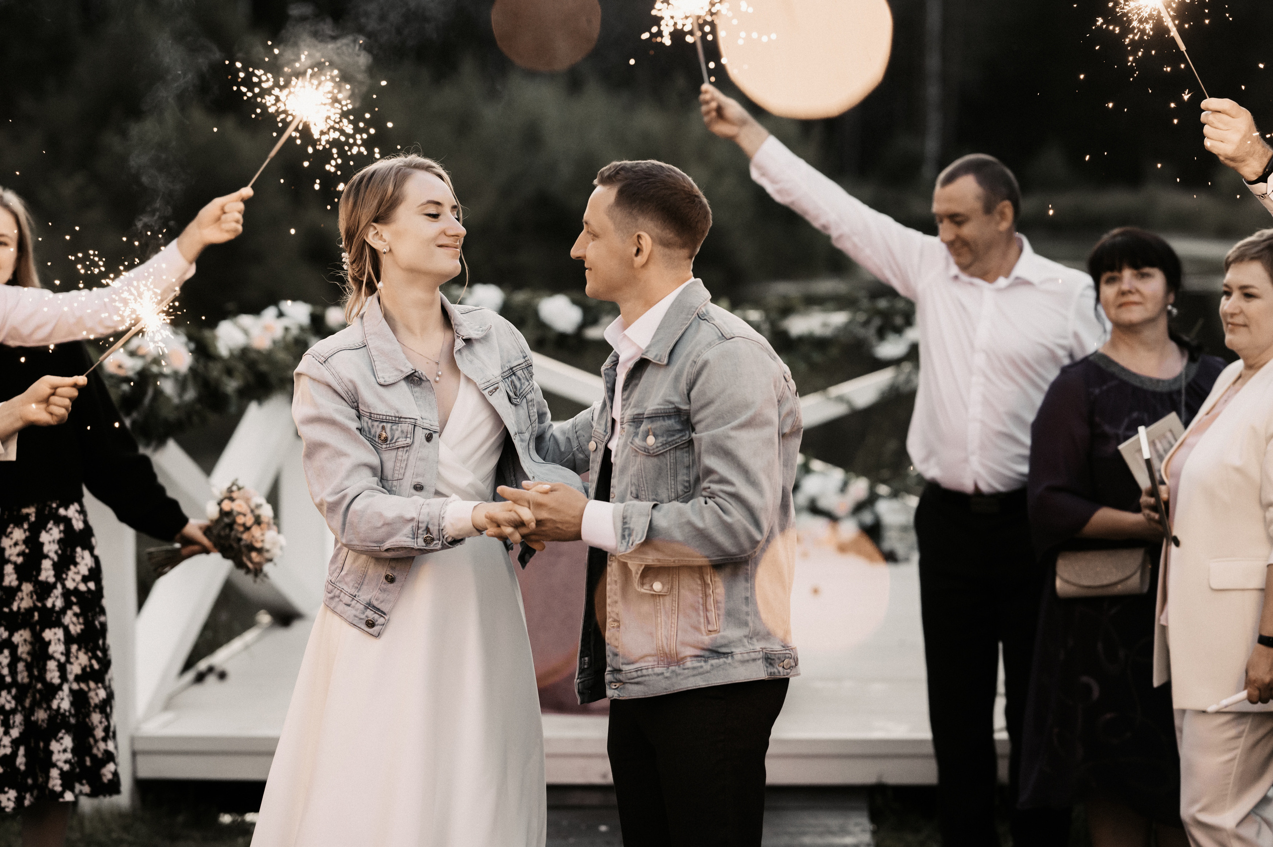 Счастье у озера. Свадебный фотограф Александр Давыдов