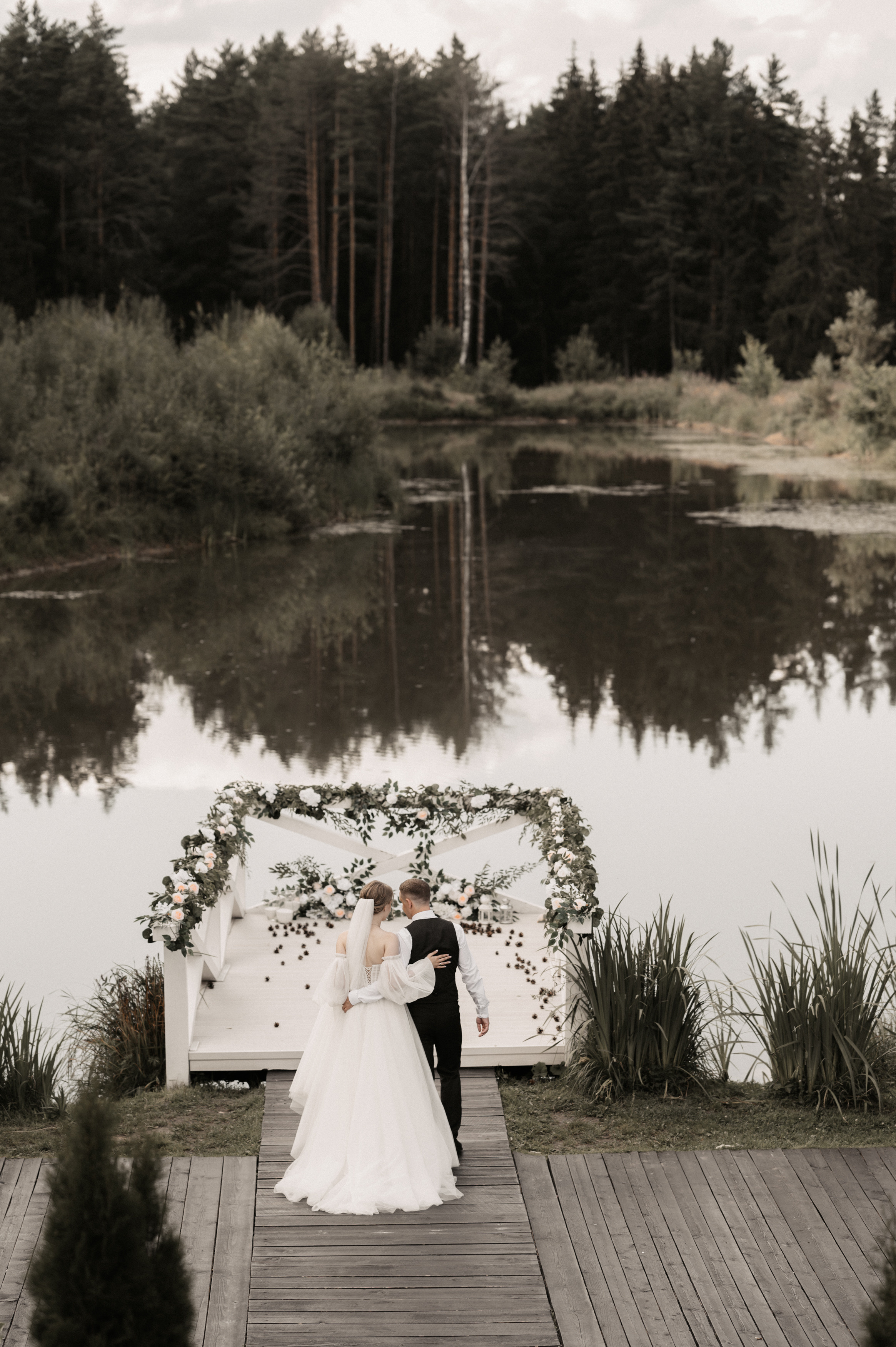 Счастье у озера. Свадебный фотограф Александр Давыдов