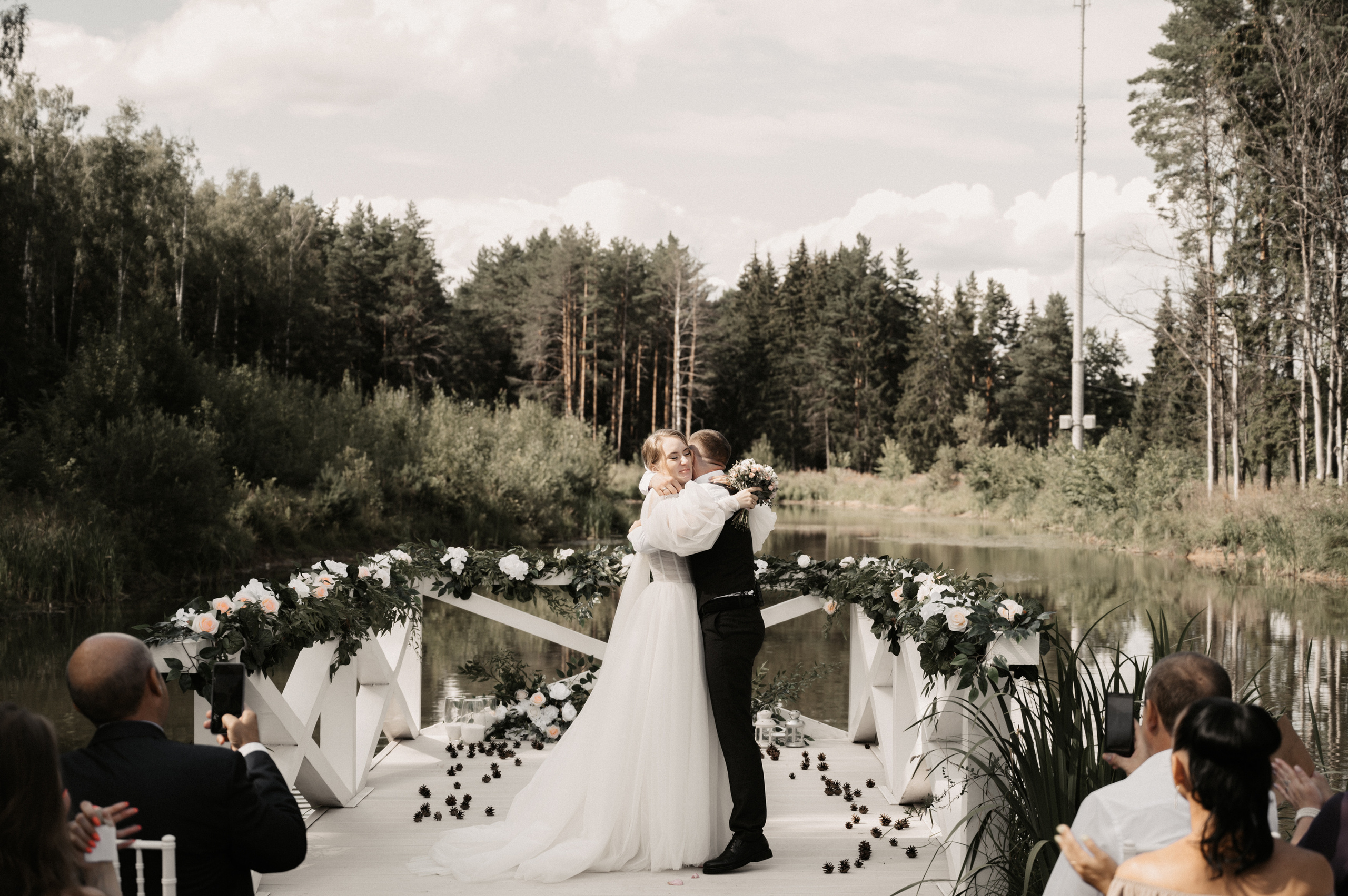 Счастье у озера. Свадебный фотограф Александр Давыдов