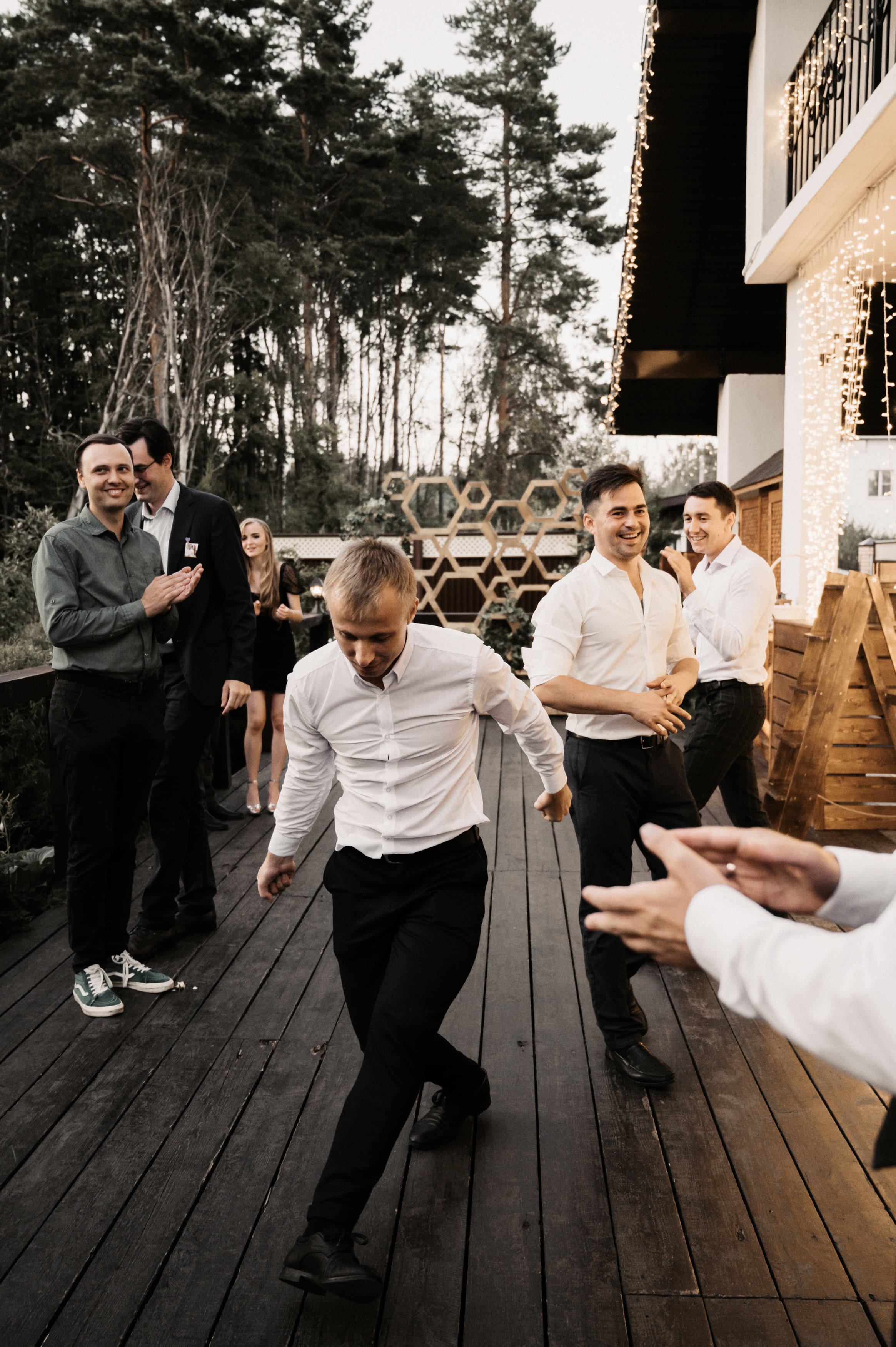 Счастье у озера. Свадебный фотограф Александр Давыдов