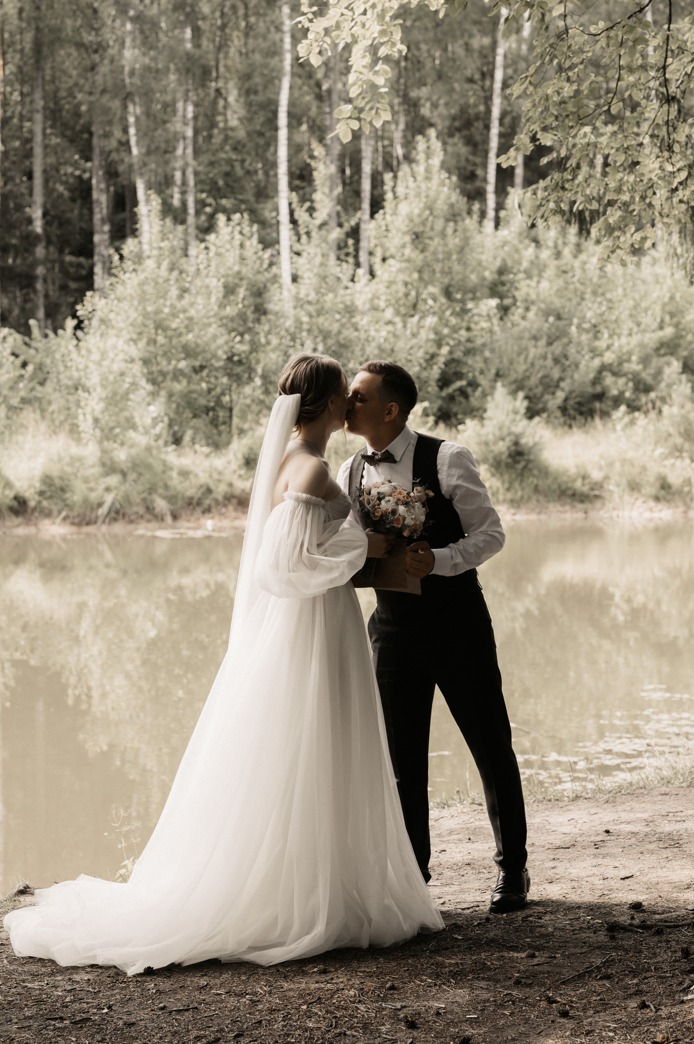 Счастье у озера. Свадебный фотограф Александр Давыдов