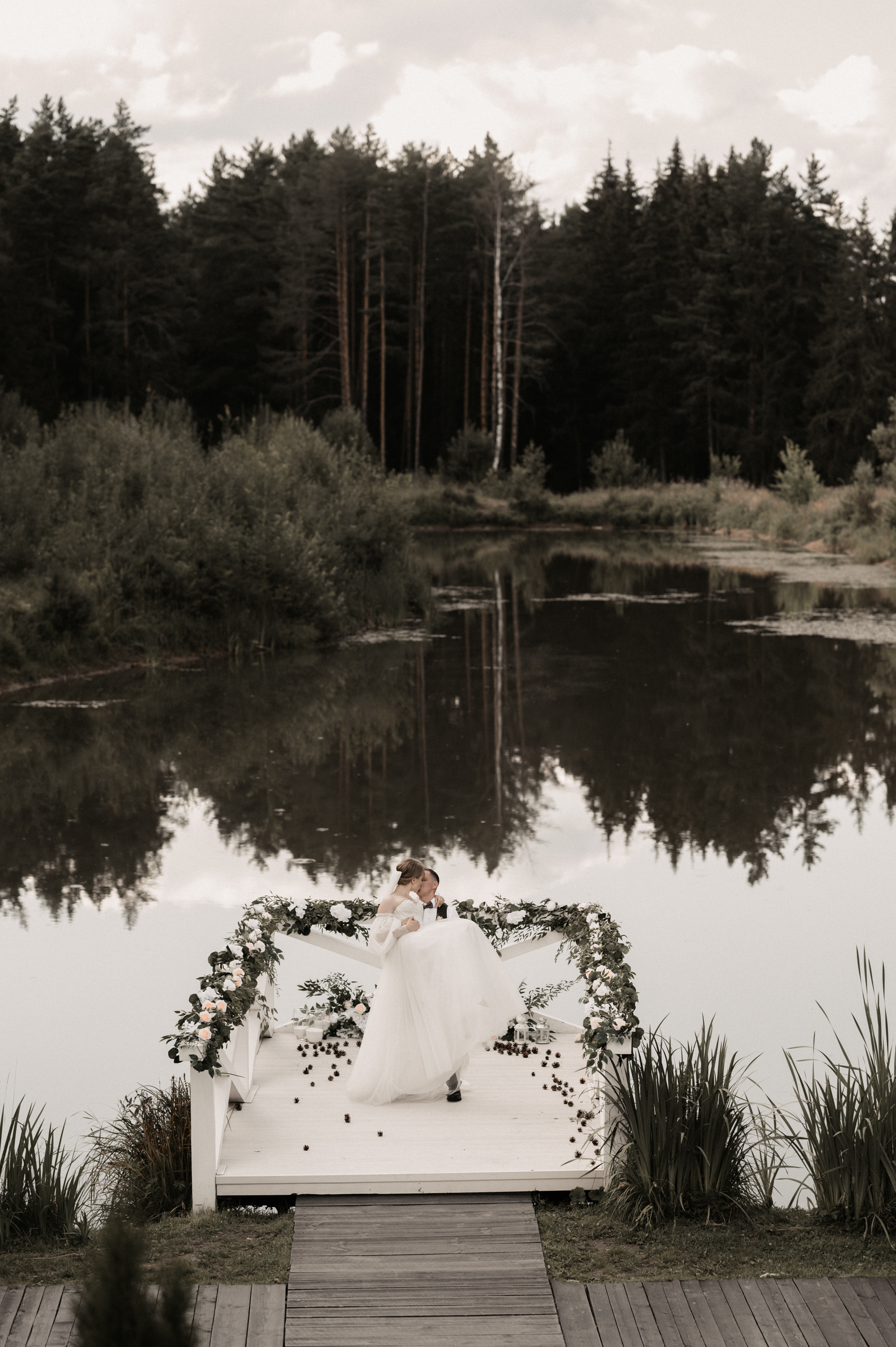 Счастье у озера. Свадебный фотограф Александр Давыдов