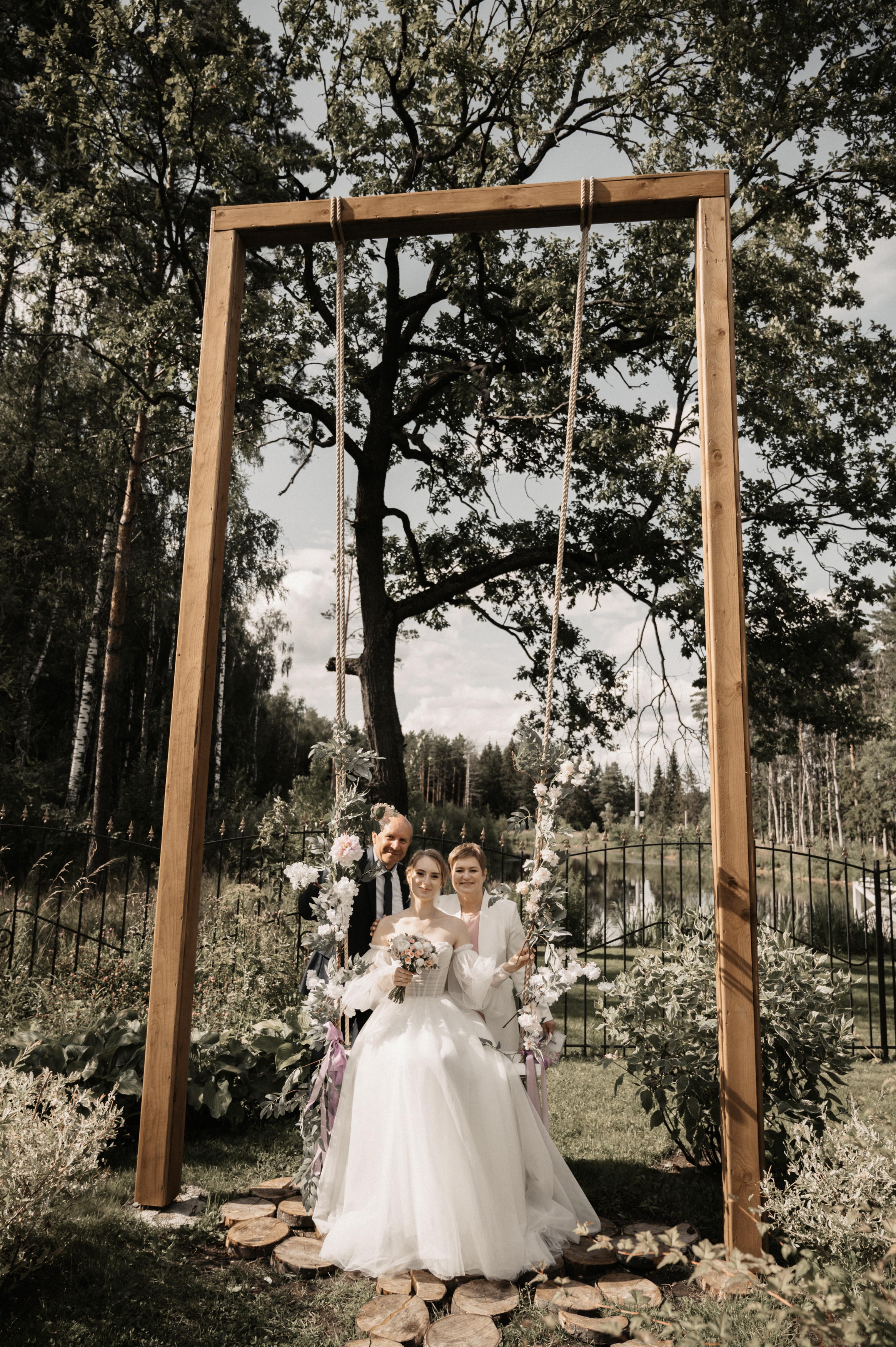 Счастье у озера. Свадебный фотограф Александр Давыдов