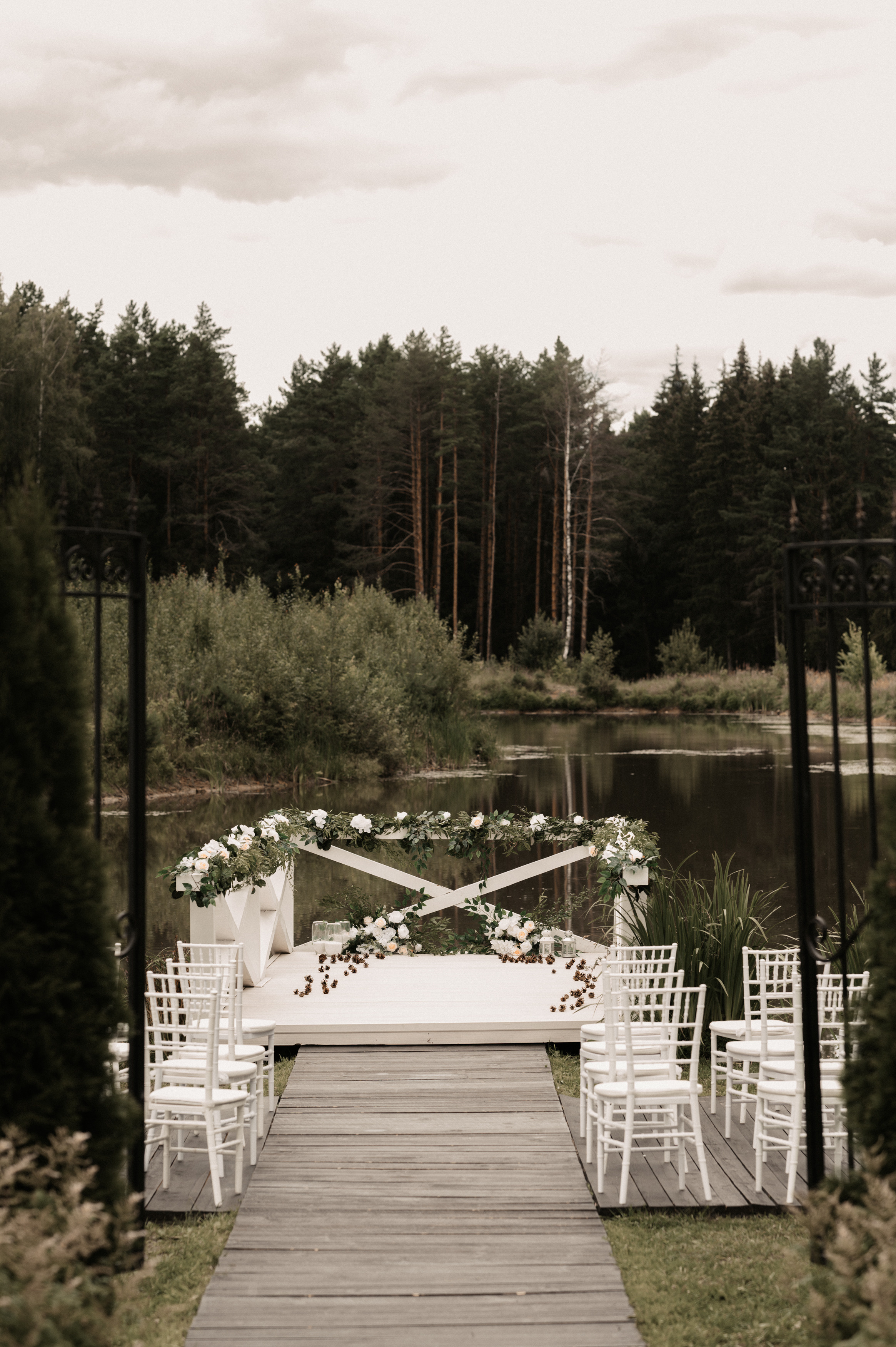 Счастье у озера. Свадебный фотограф Александр Давыдов