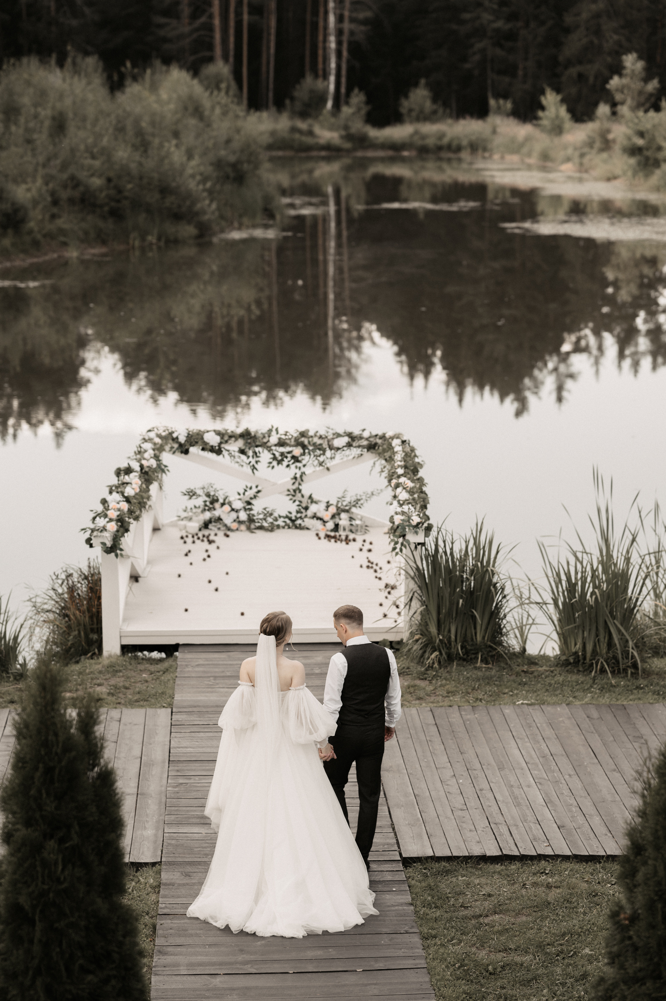 Счастье у озера. Свадебный фотограф Александр Давыдов