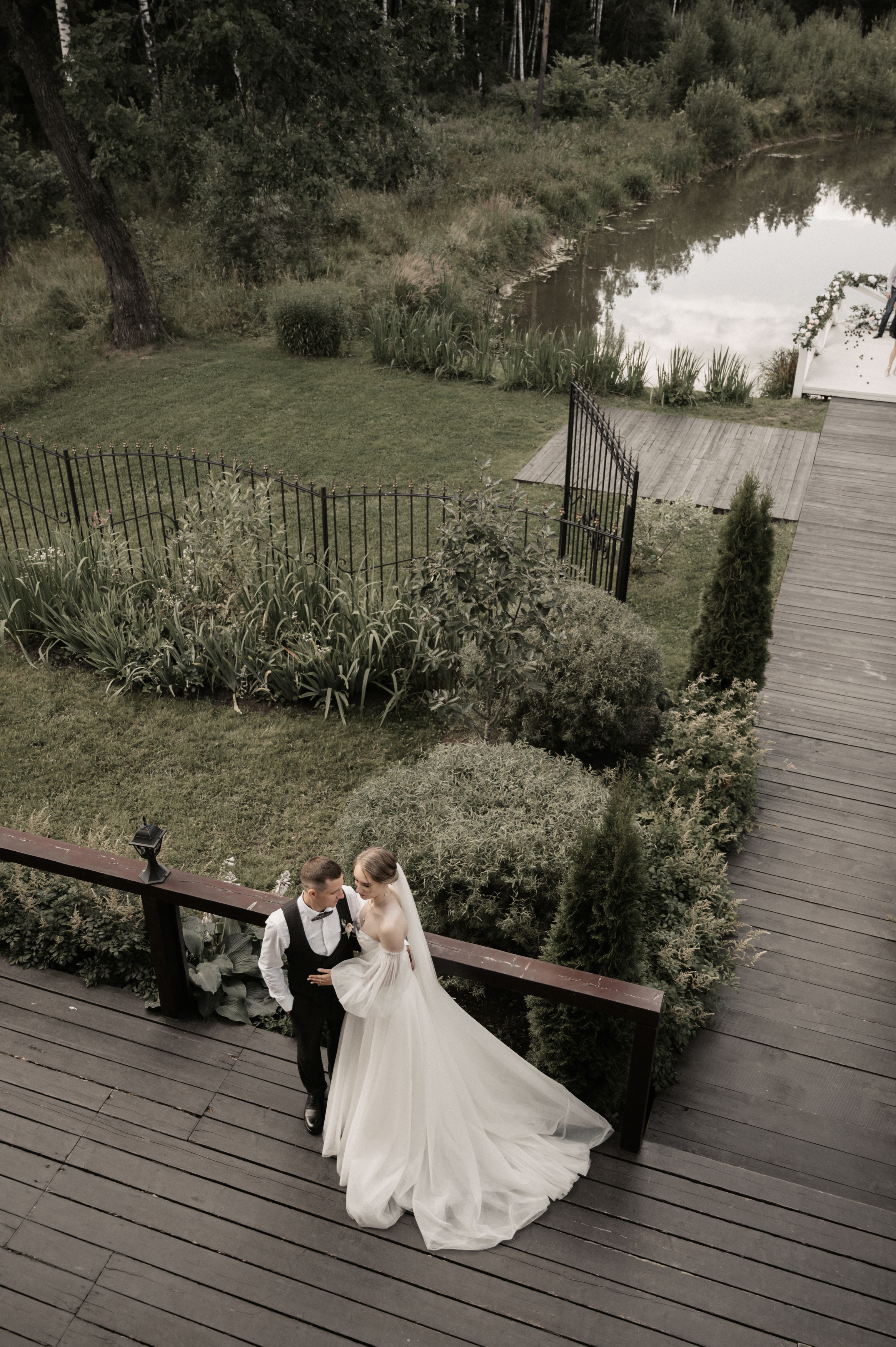 Счастье у озера. Свадебный фотограф Александр Давыдов