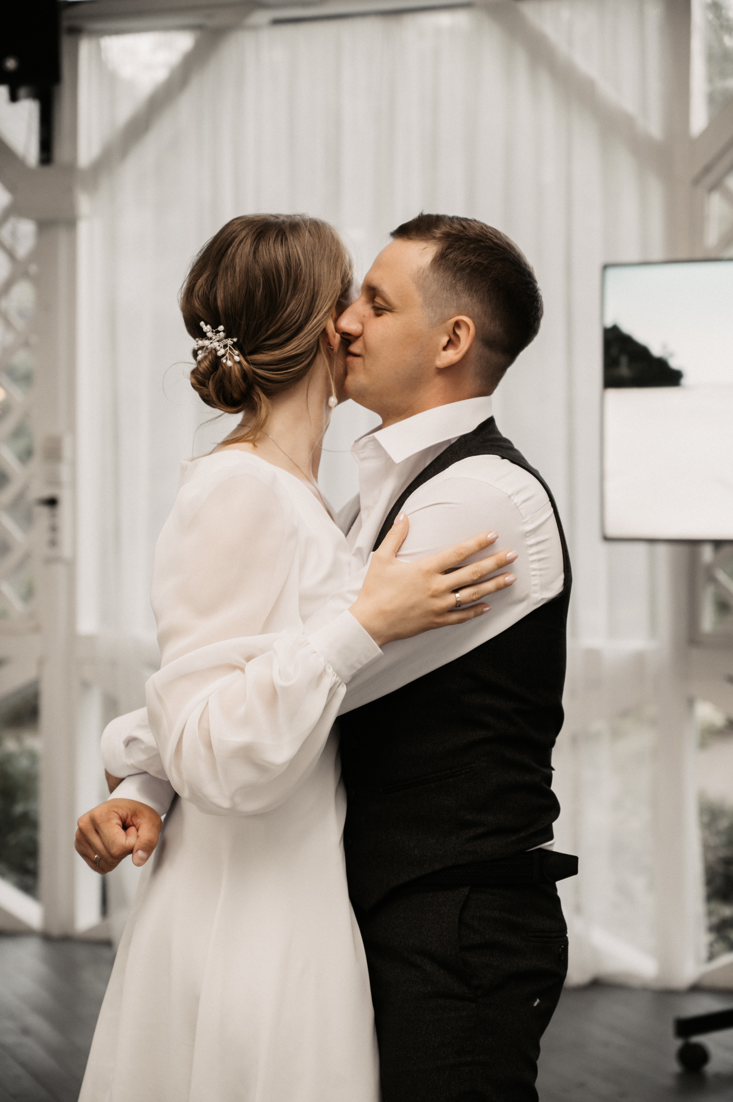 Счастье у озера. Свадебный фотограф Александр Давыдов