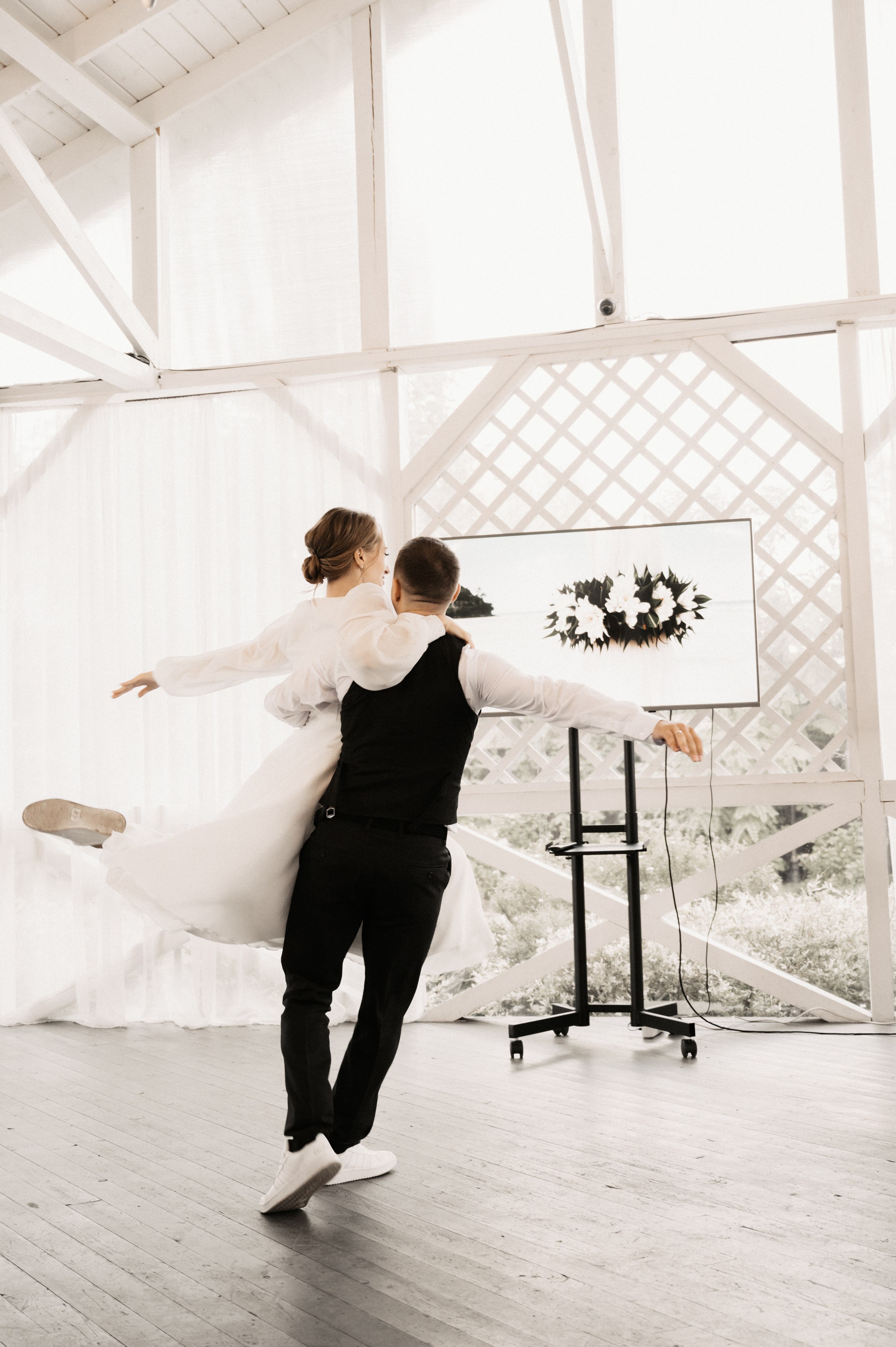 Счастье у озера. Свадебный фотограф Александр Давыдов