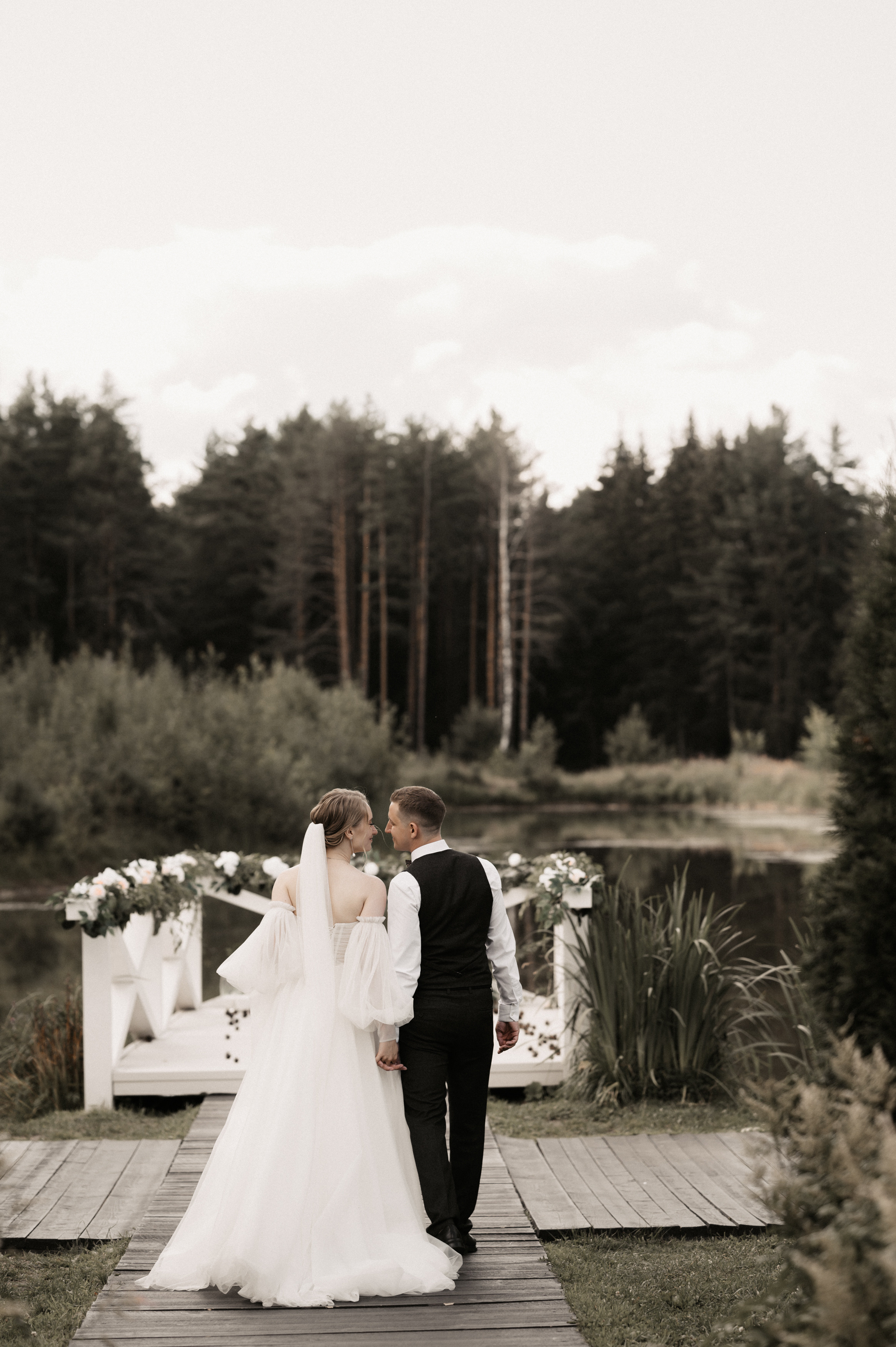 Счастье у озера. Свадебный фотограф Александр Давыдов