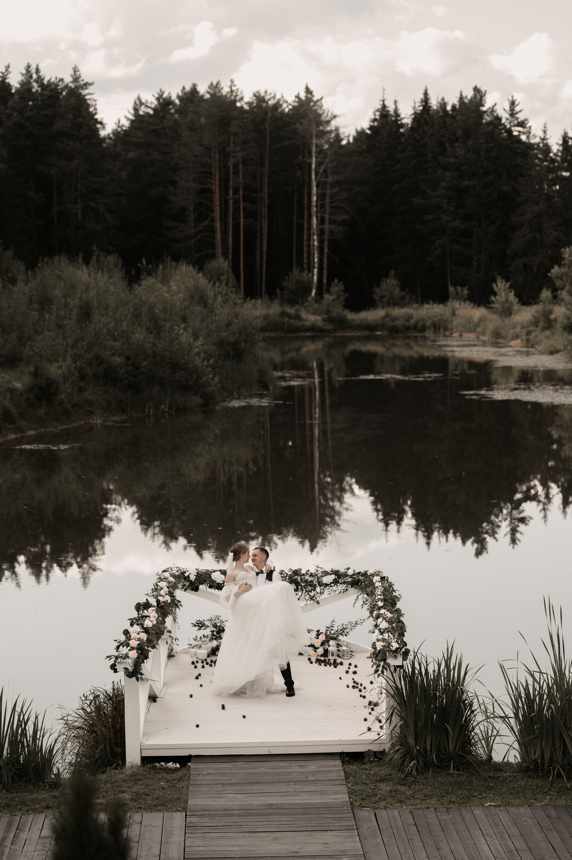 Счастье у озера. Свадебный фотограф Александр Давыдов