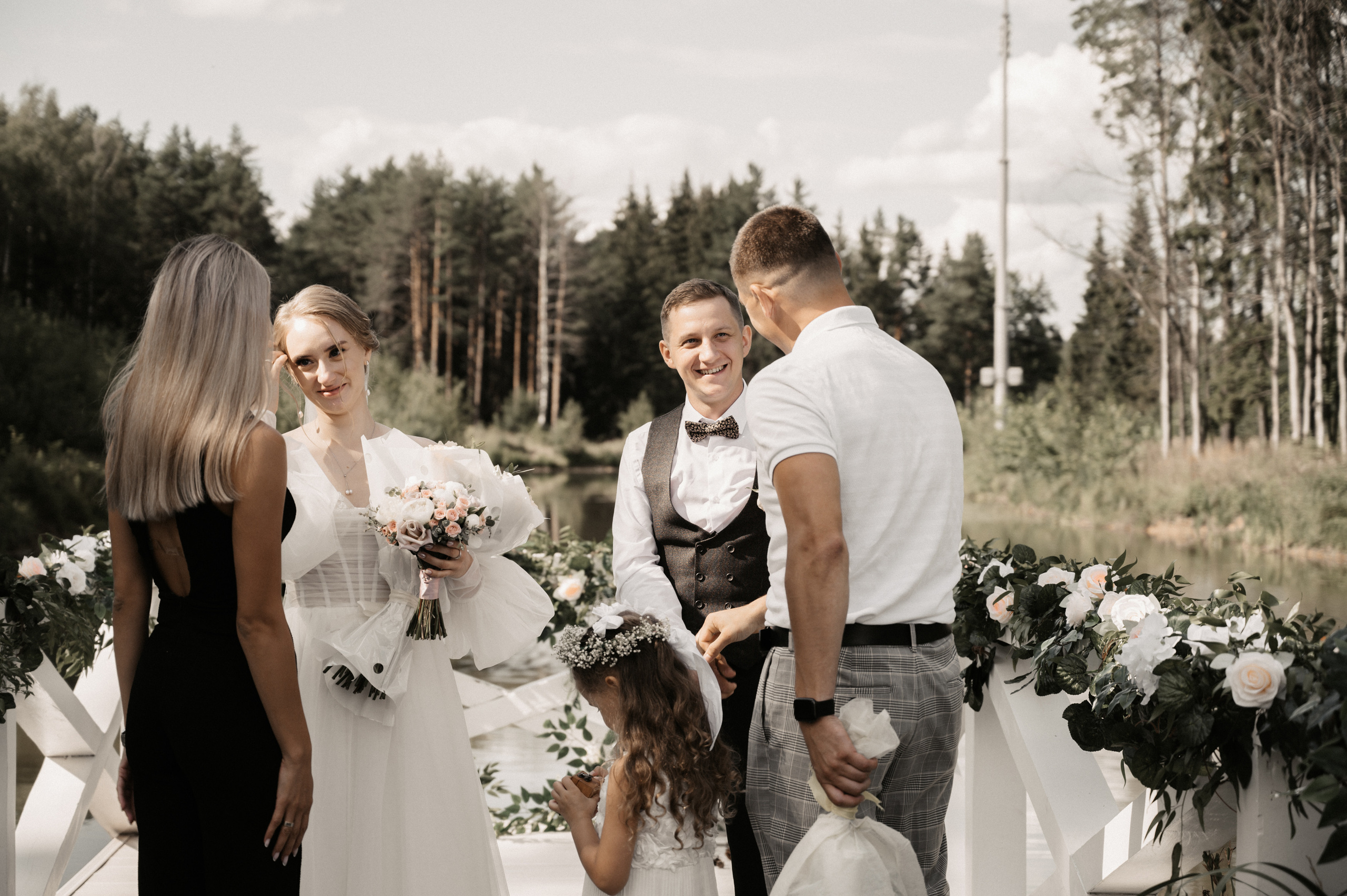 Счастье у озера. Свадебный фотограф Александр Давыдов