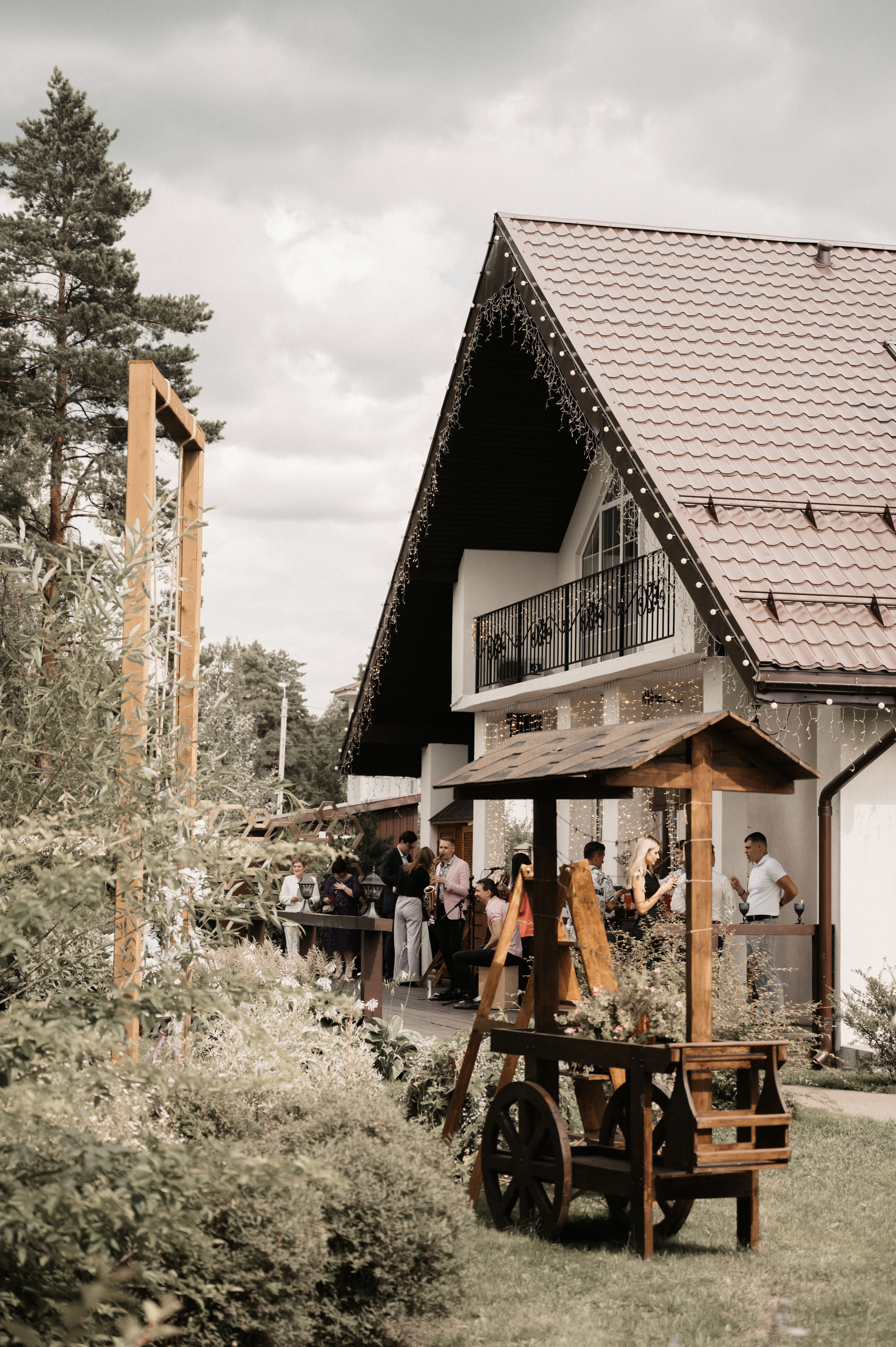 Счастье у озера. Свадебный фотограф Александр Давыдов