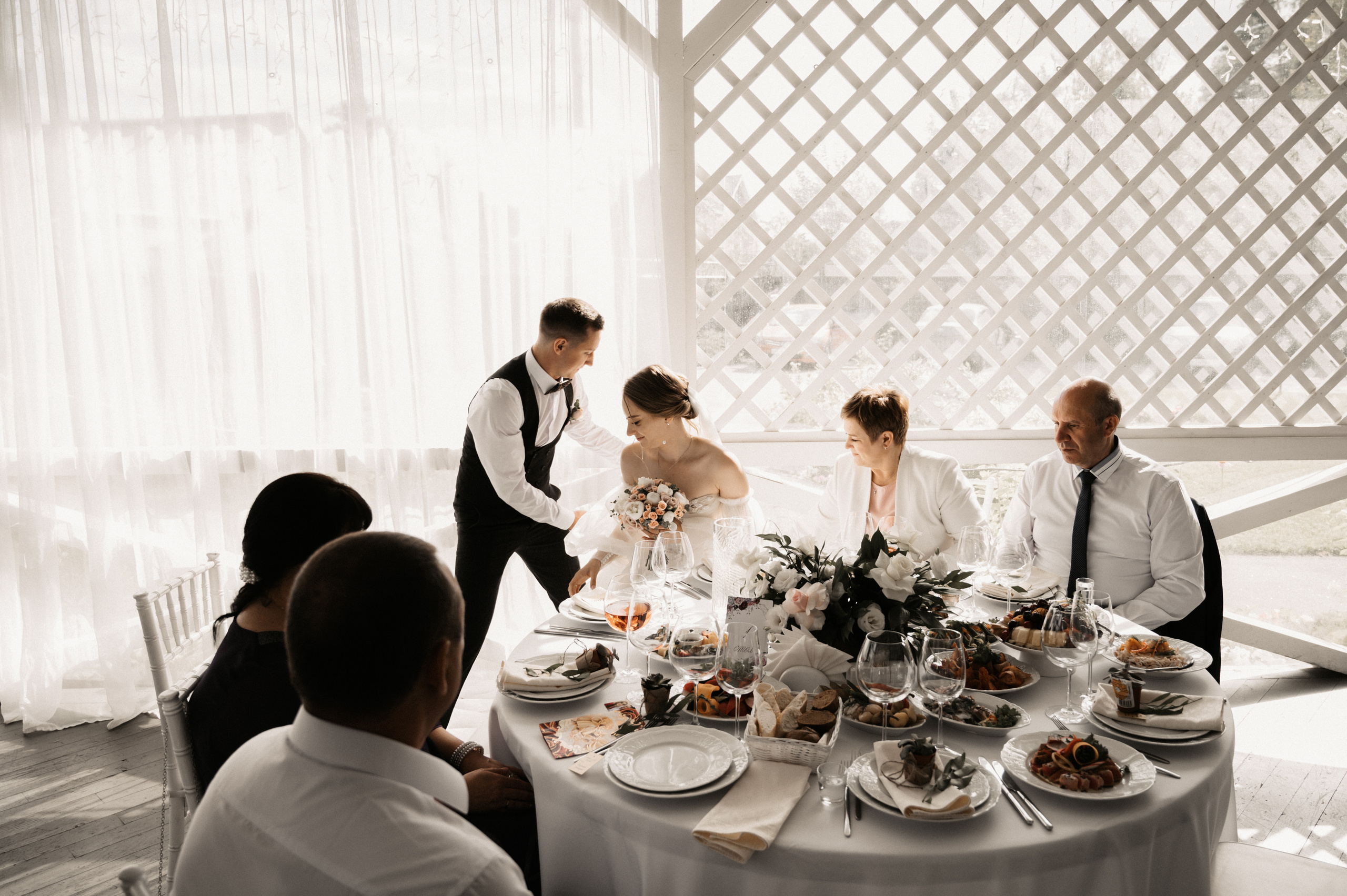 Счастье у озера. Свадебный фотограф Александр Давыдов