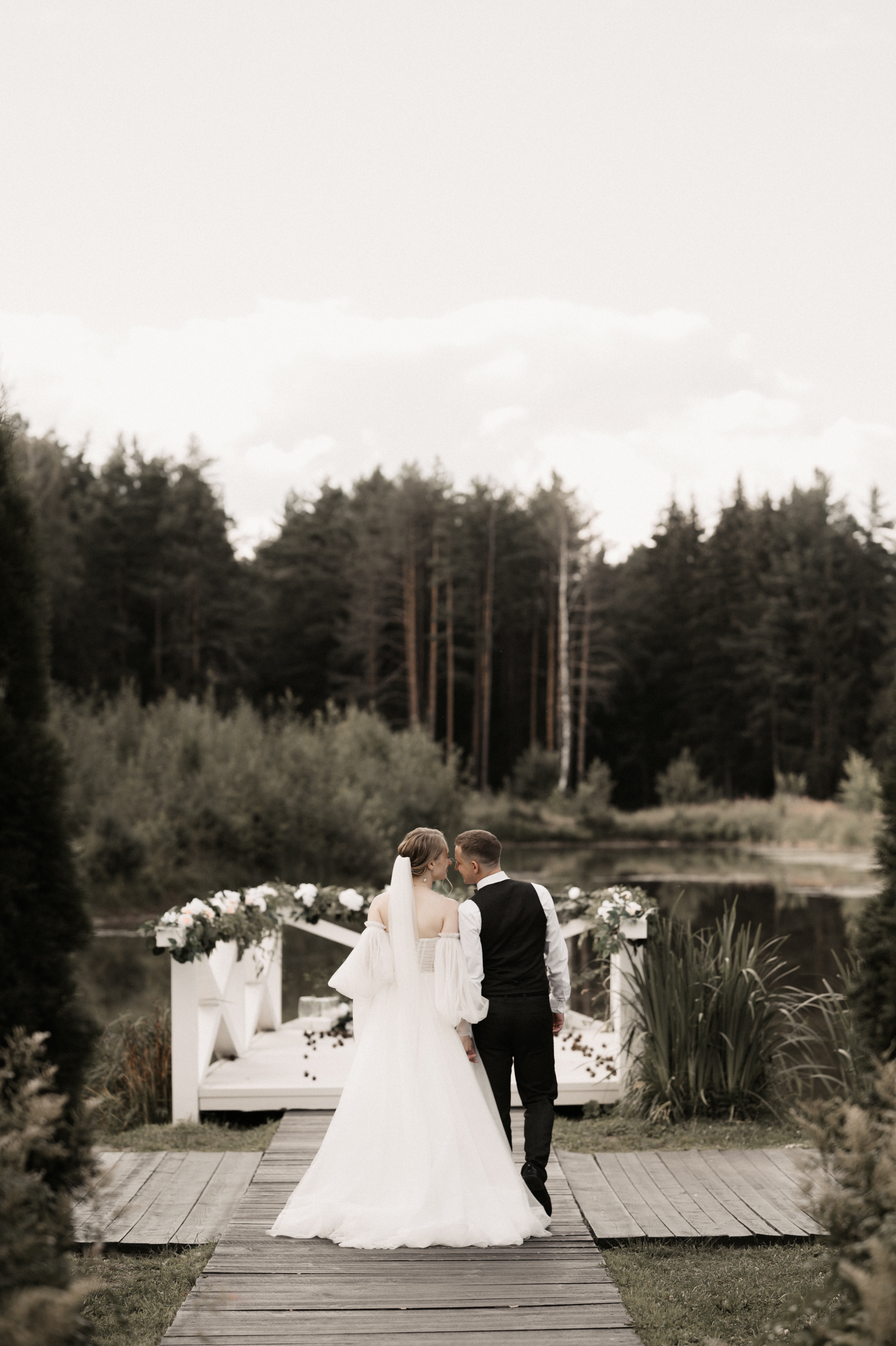 Счастье у озера. Свадебный фотограф Александр Давыдов