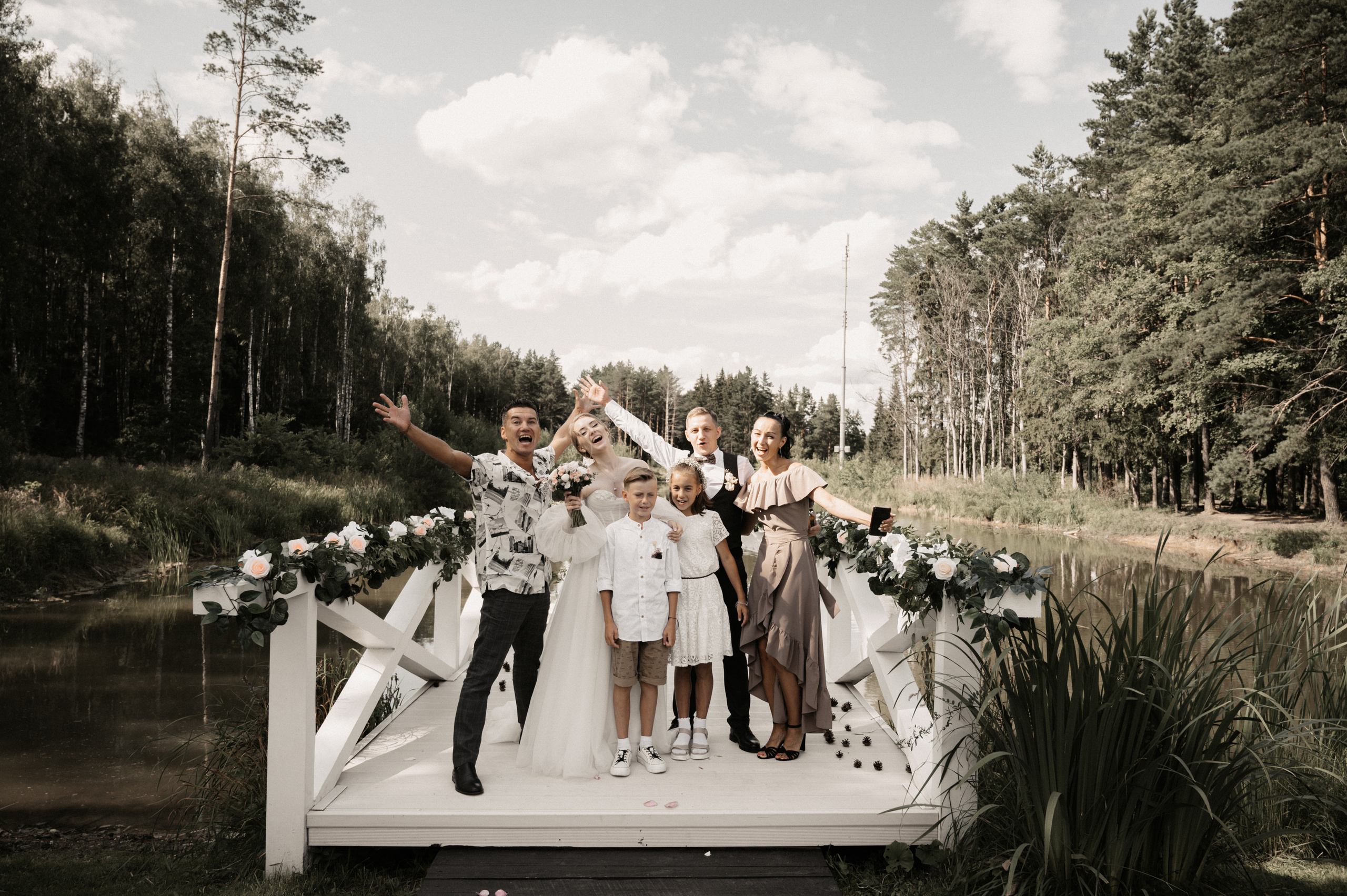 Счастье у озера. Свадебный фотограф Александр Давыдов