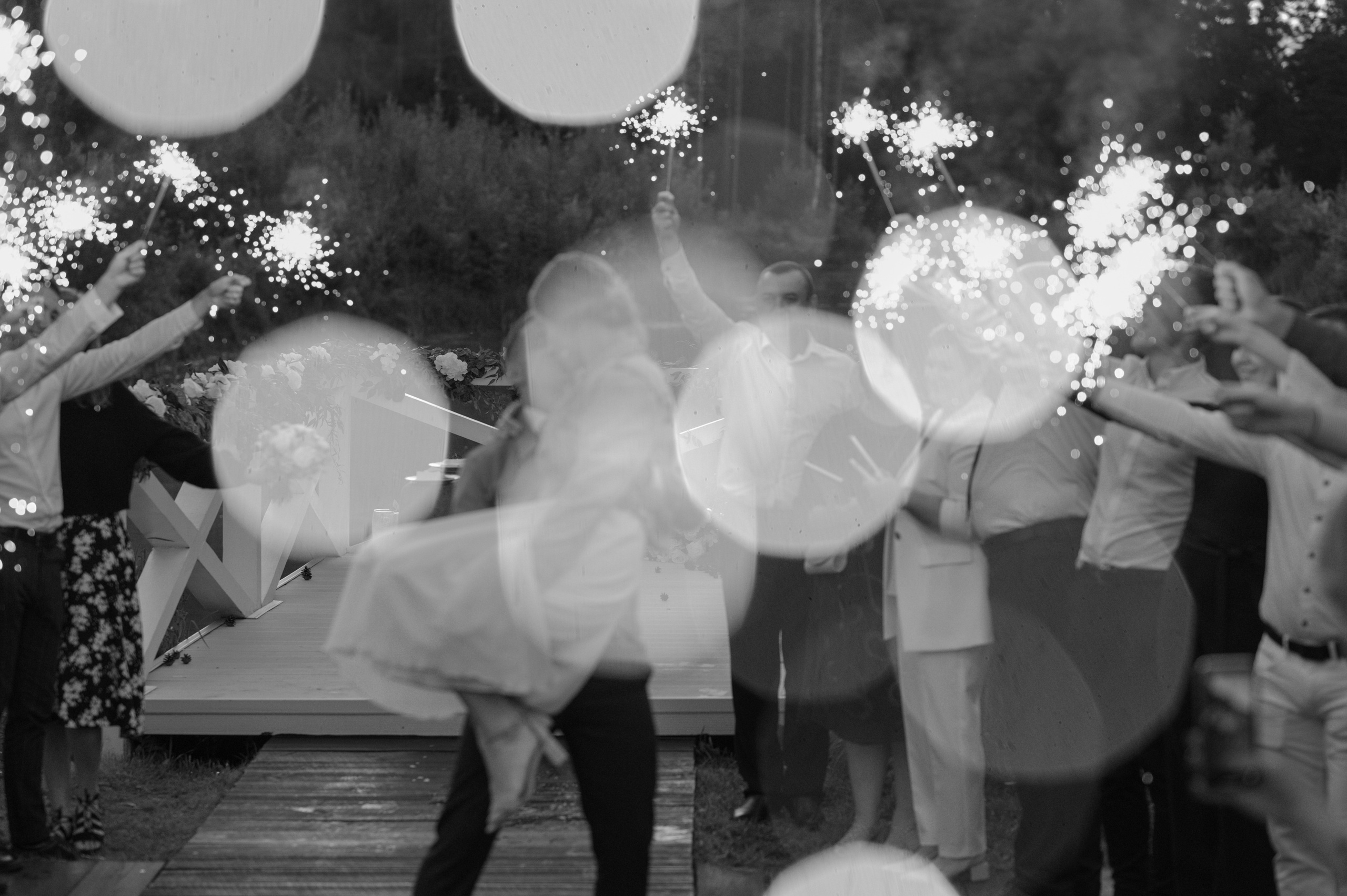 Счастье у озера. Свадебный фотограф Александр Давыдов