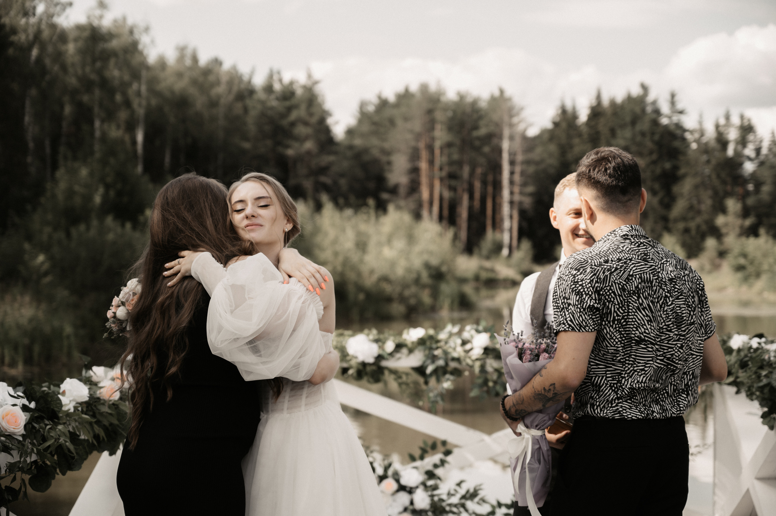 Счастье у озера. Свадебный фотограф Александр Давыдов