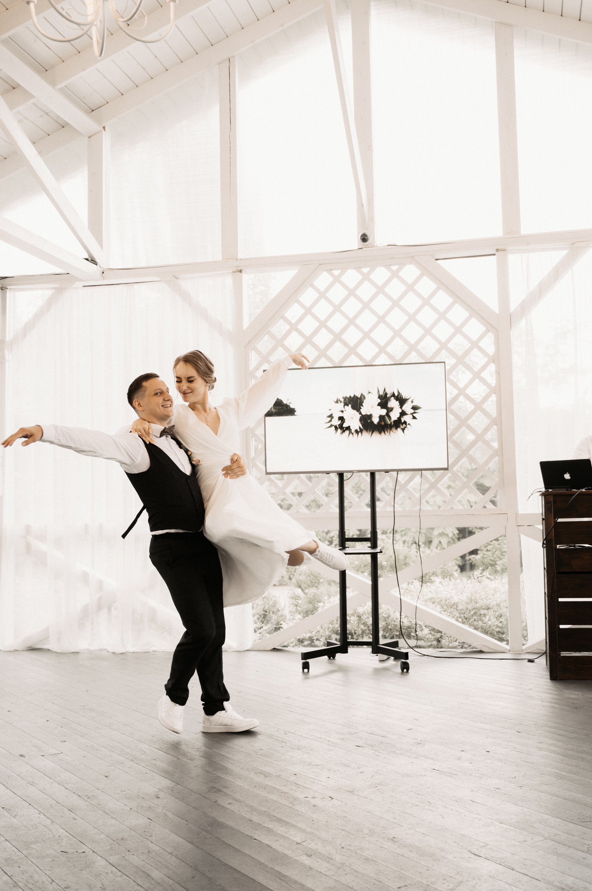 Счастье у озера. Свадебный фотограф Александр Давыдов