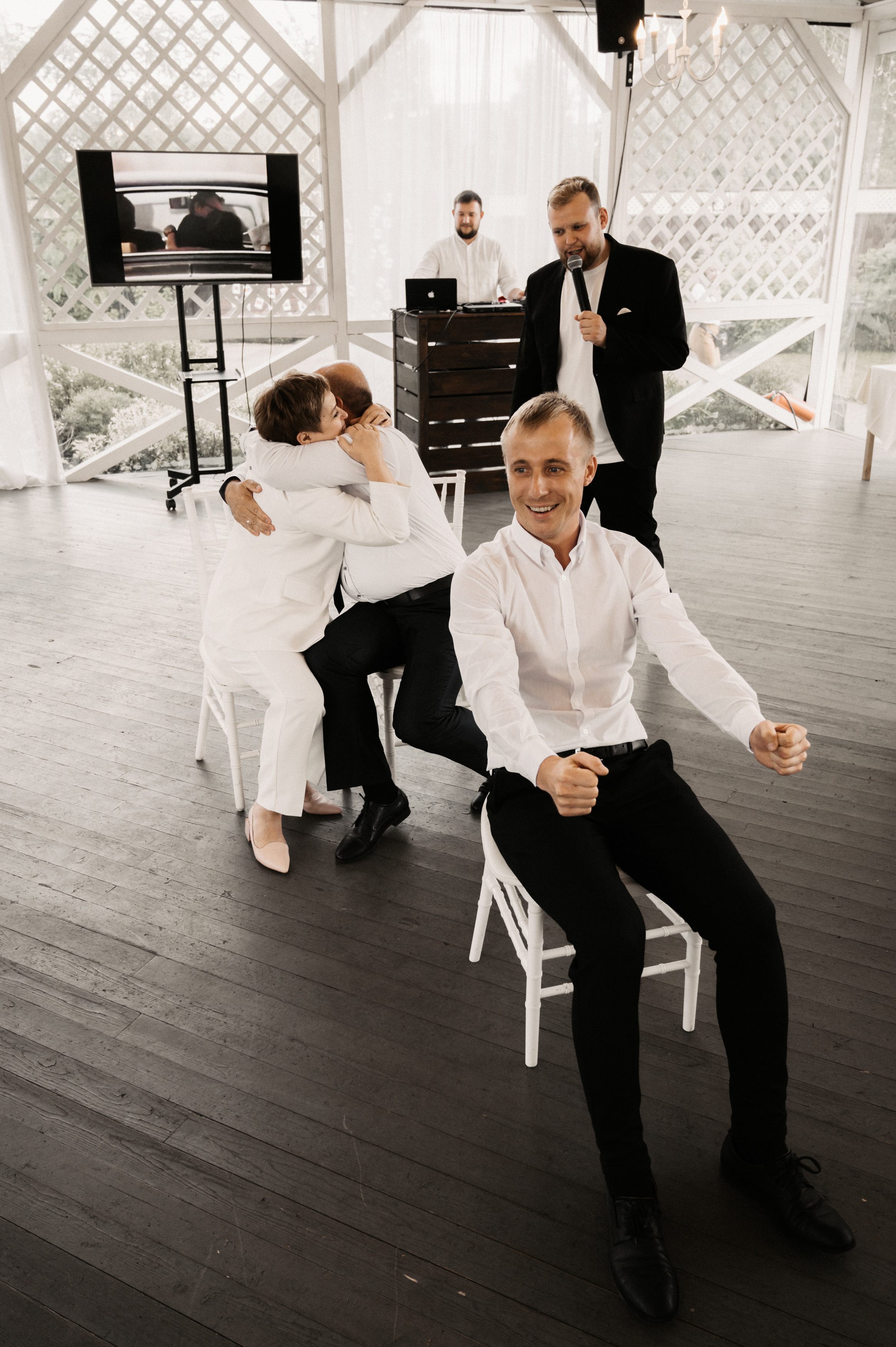 Счастье у озера. Свадебный фотограф Александр Давыдов