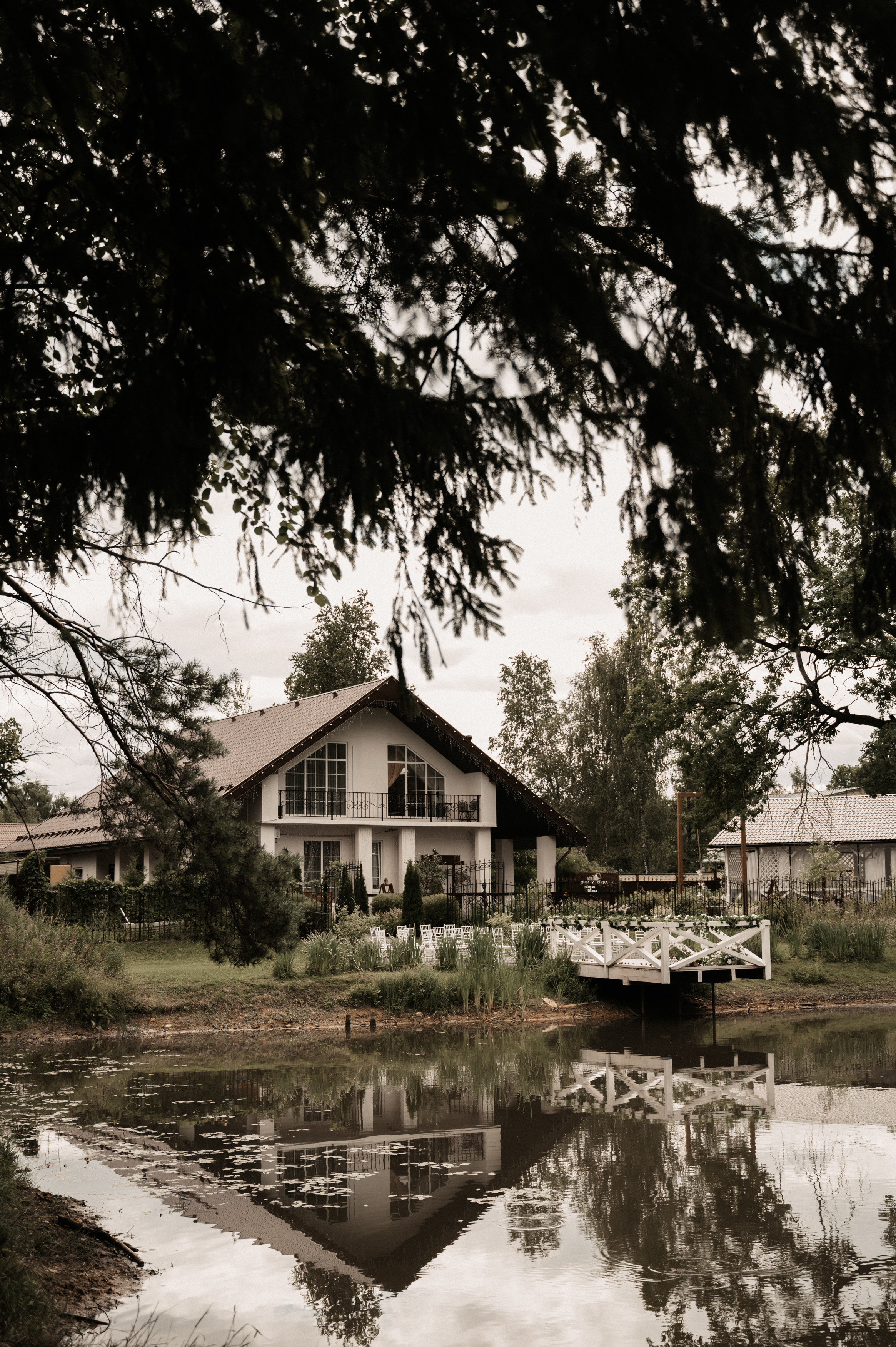 Счастье у озера. Свадебный фотограф Александр Давыдов