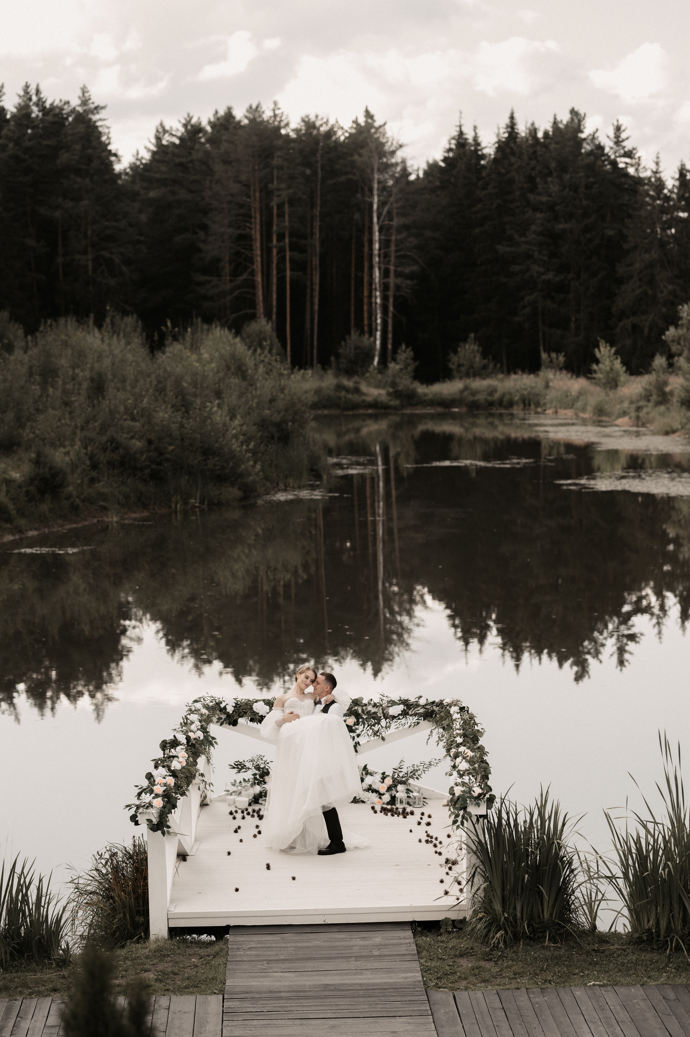 Счастье у озера. Свадебный фотограф Александр Давыдов