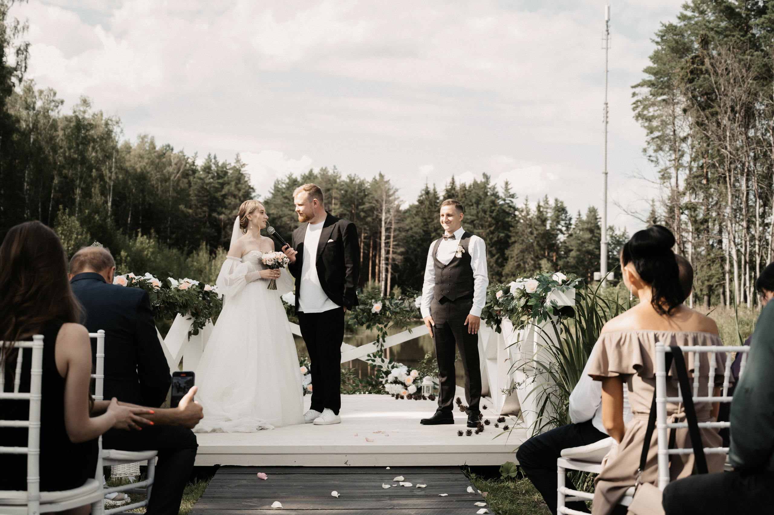 Счастье у озера. Свадебный фотограф Александр Давыдов