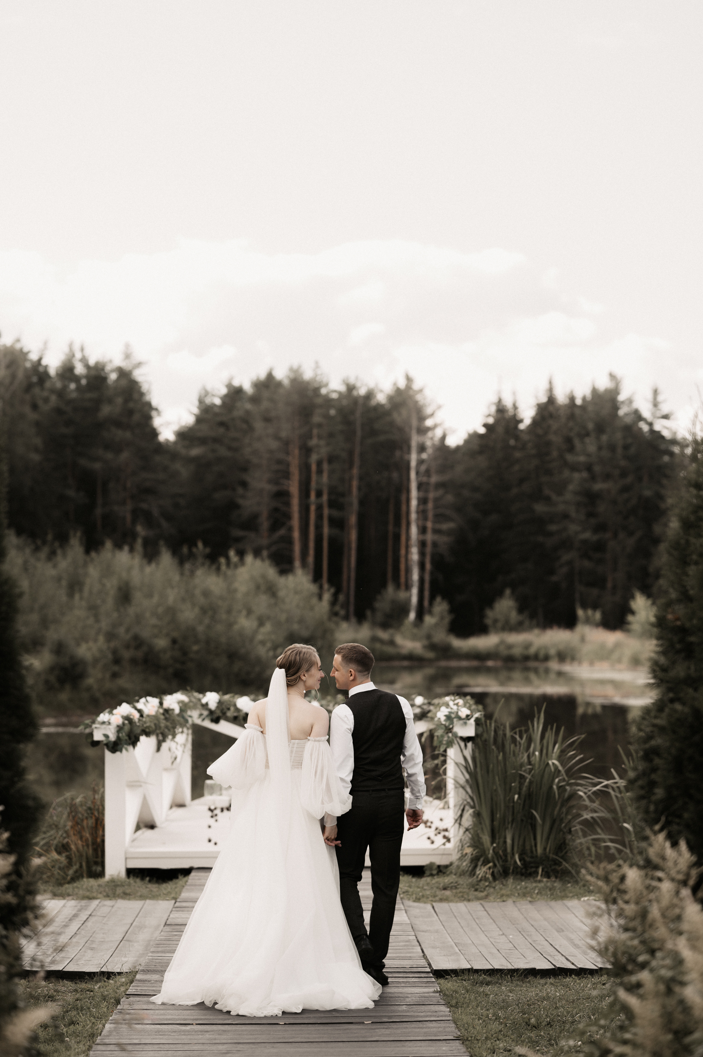 Счастье у озера. Свадебный фотограф Александр Давыдов