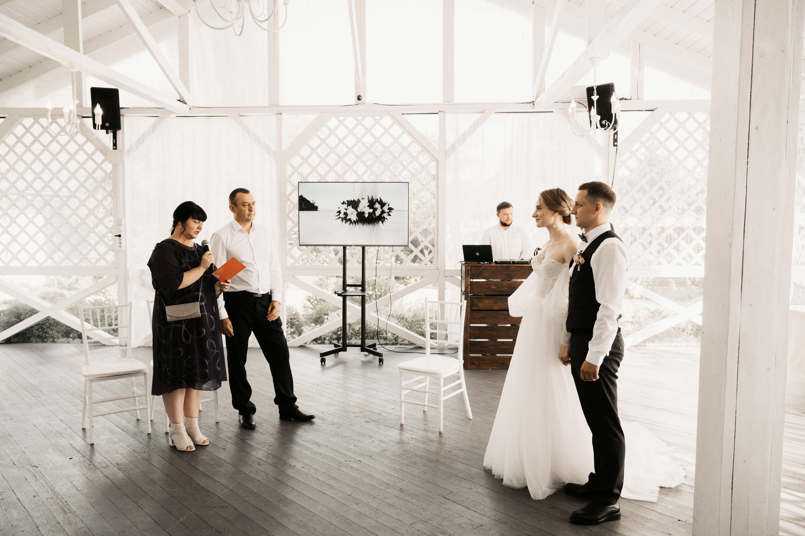 Счастье у озера. Свадебный фотограф Александр Давыдов