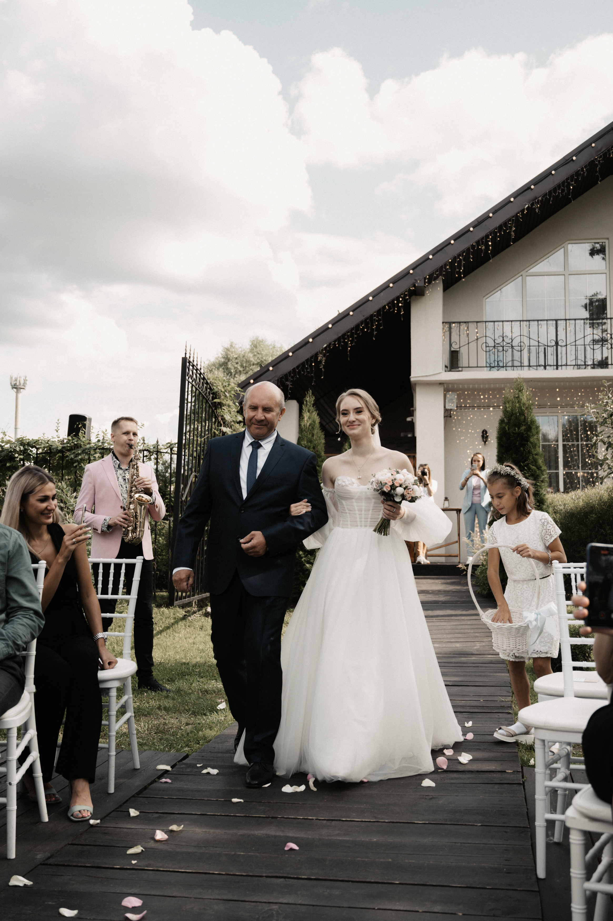 Счастье у озера. Свадебный фотограф Александр Давыдов