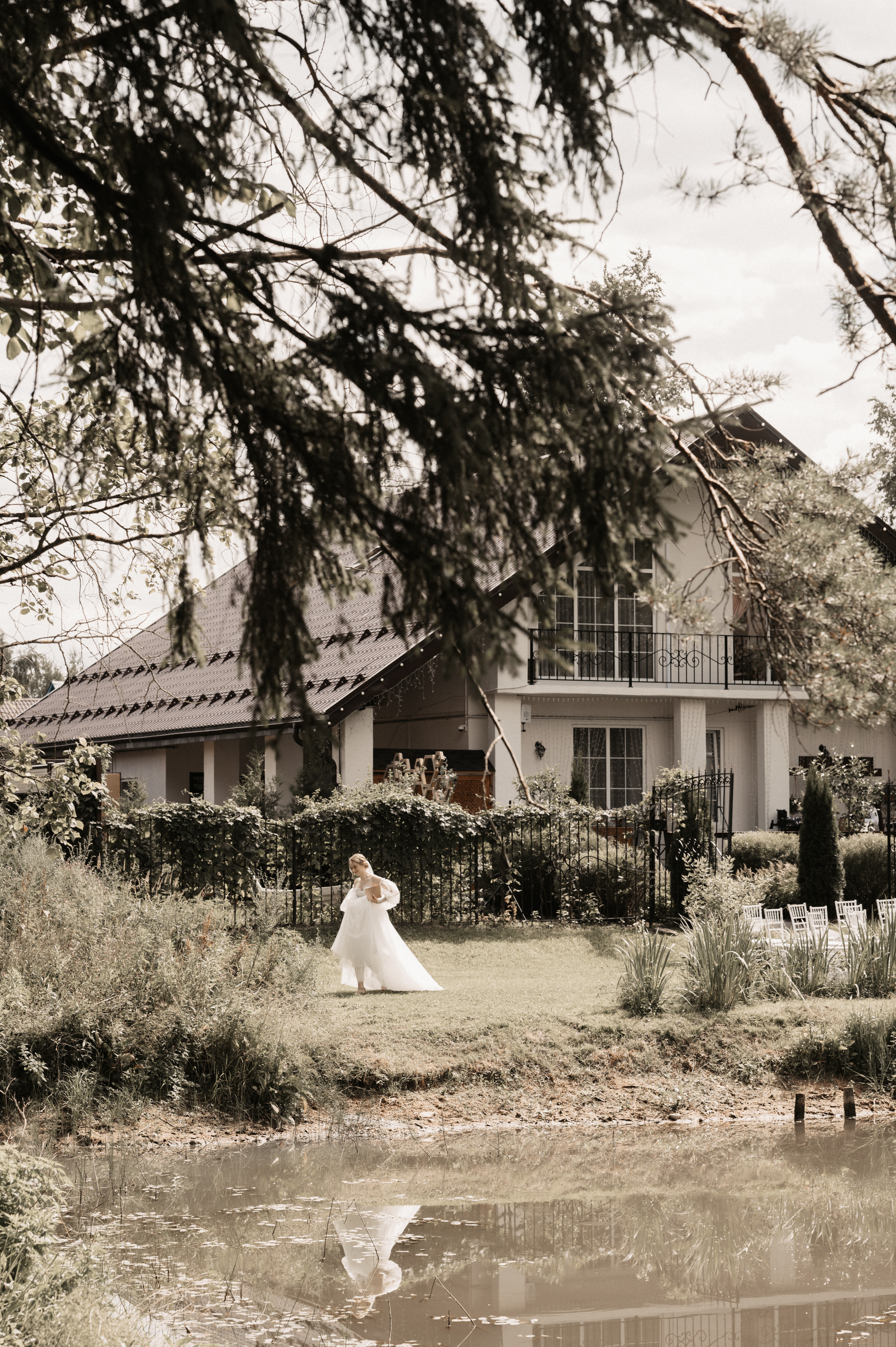 Счастье у озера. Свадебный фотограф Александр Давыдов