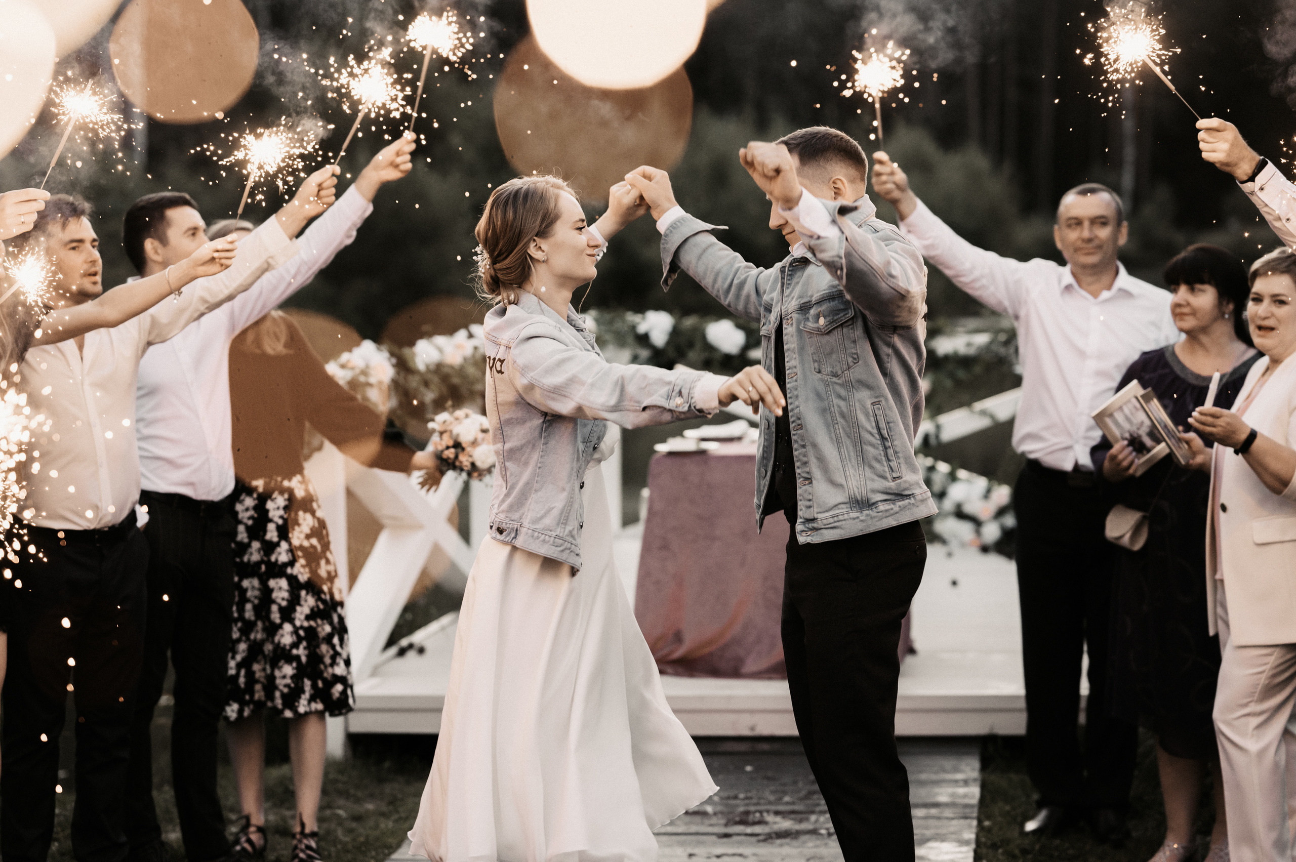 Счастье у озера. Свадебный фотограф Александр Давыдов