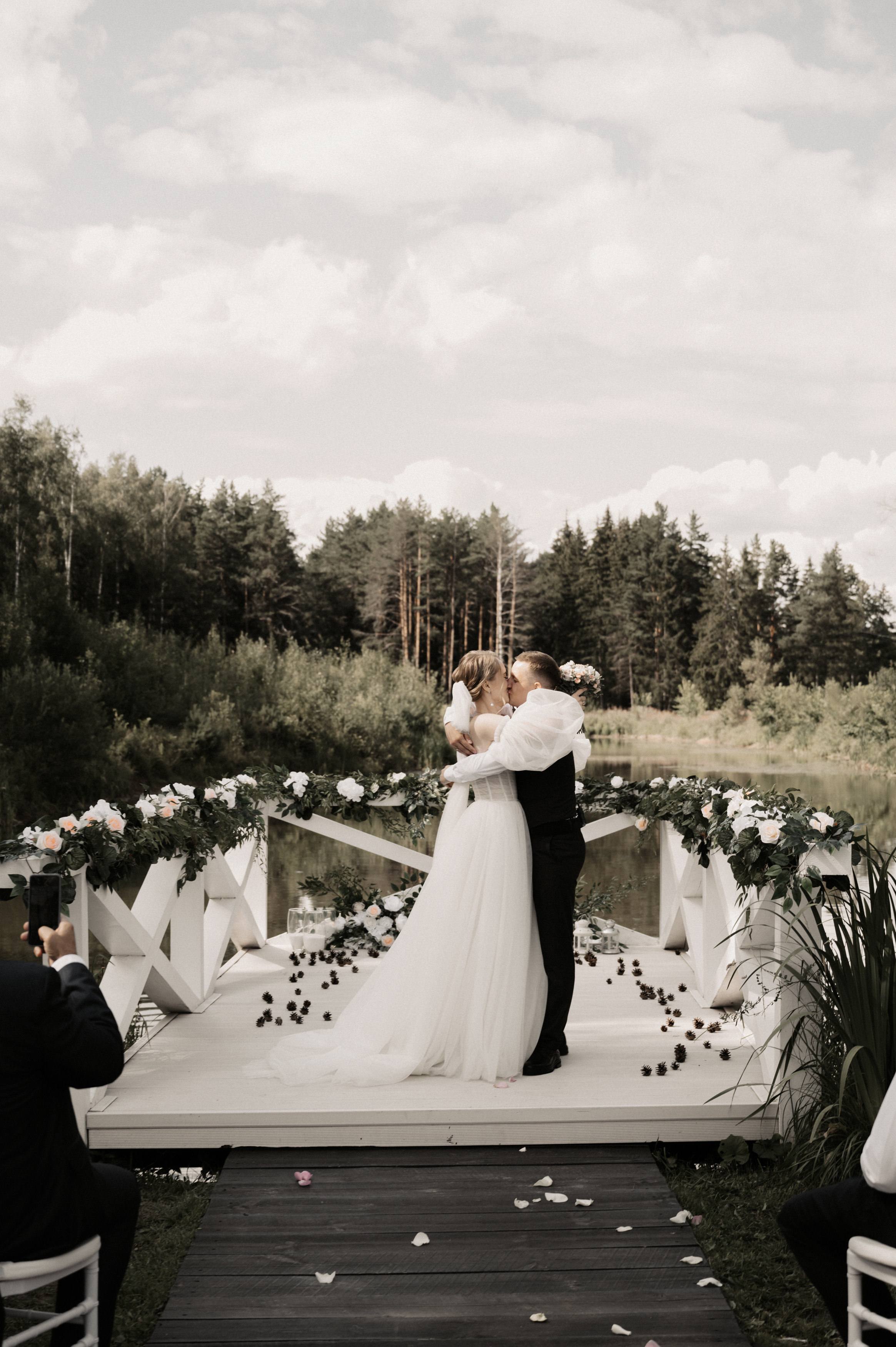 Счастье у озера. Свадебный фотограф Александр Давыдов
