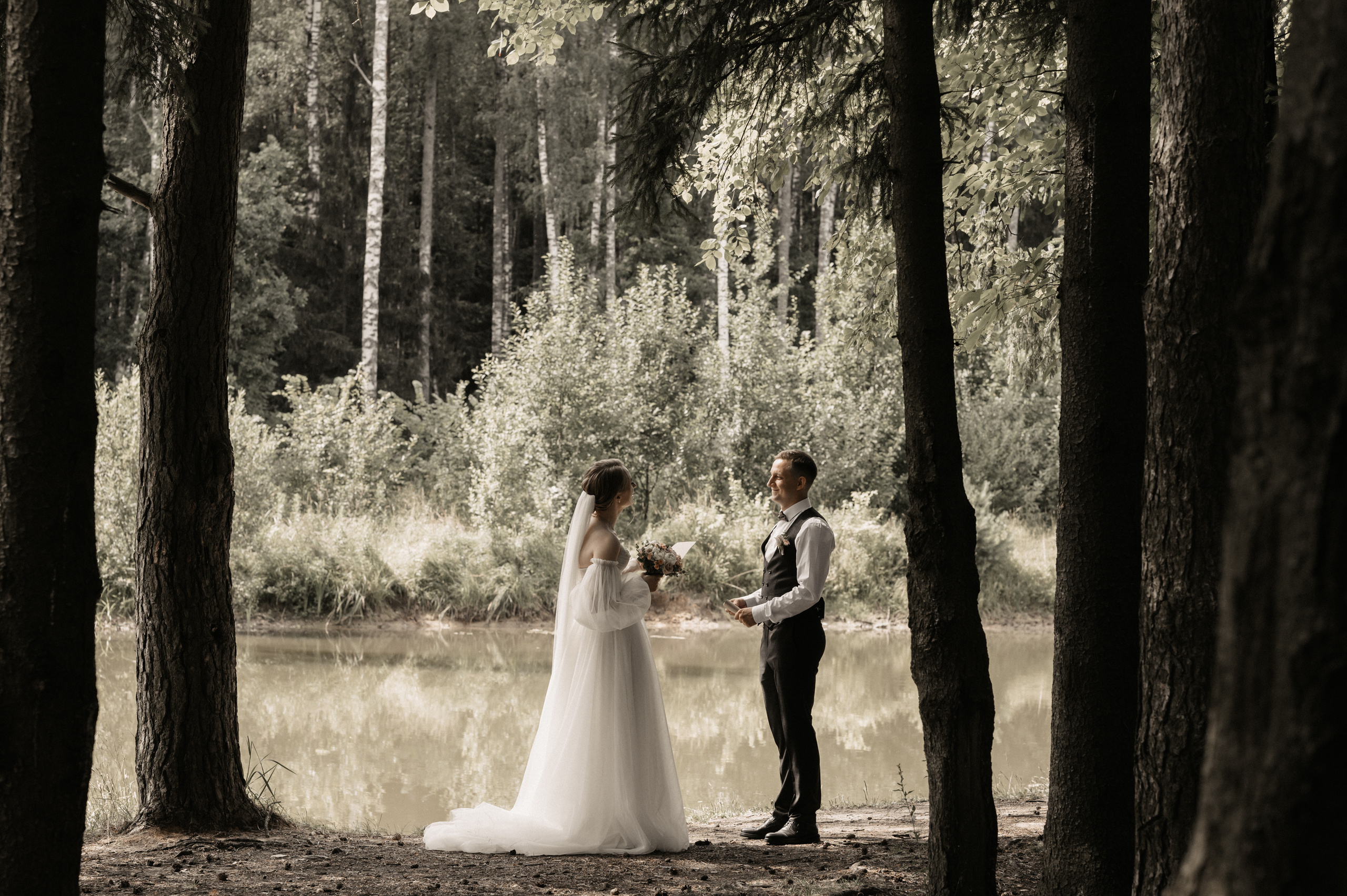 Счастье у озера. Свадебный фотограф Александр Давыдов