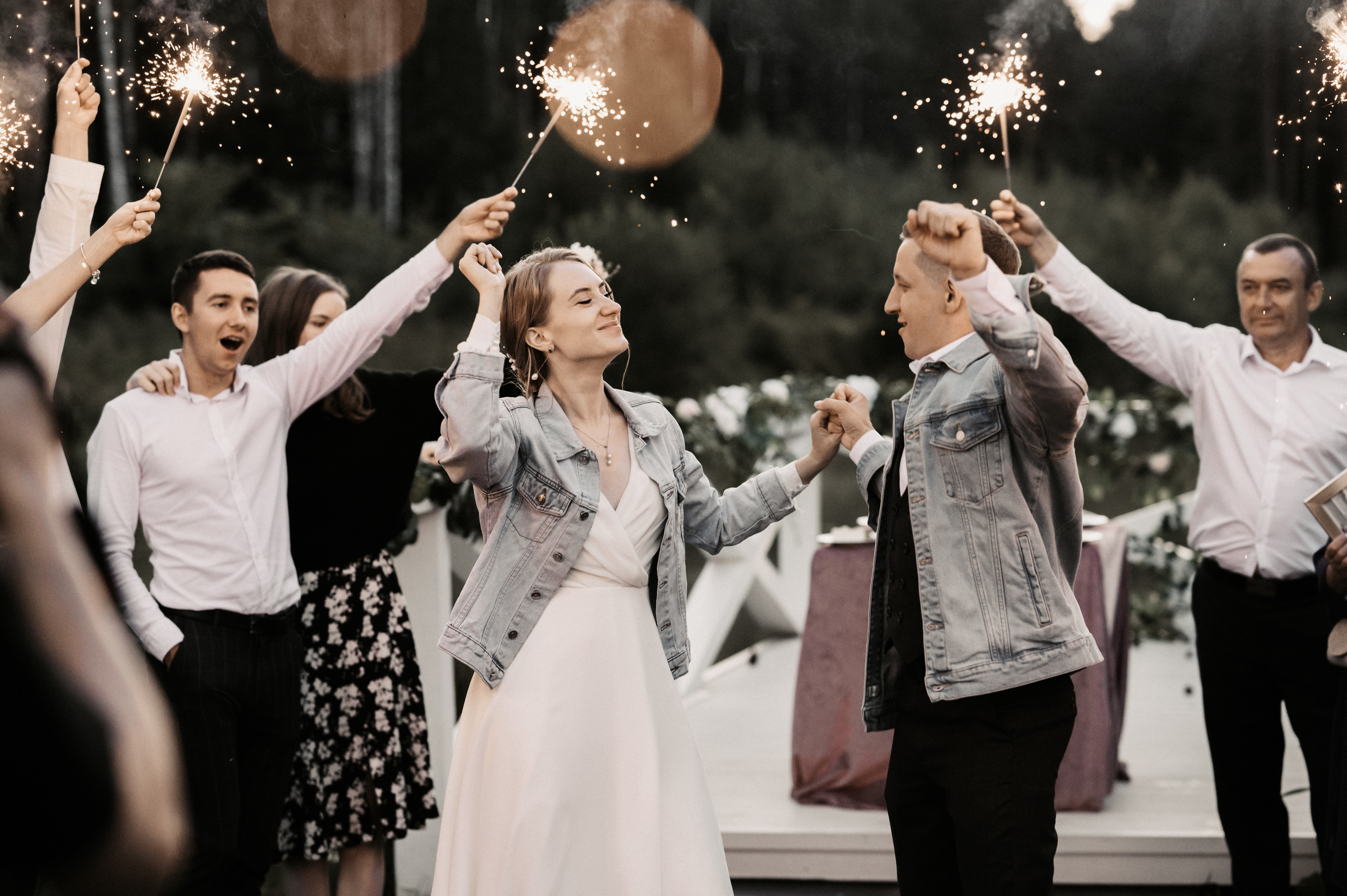 Счастье у озера. Свадебный фотограф Александр Давыдов