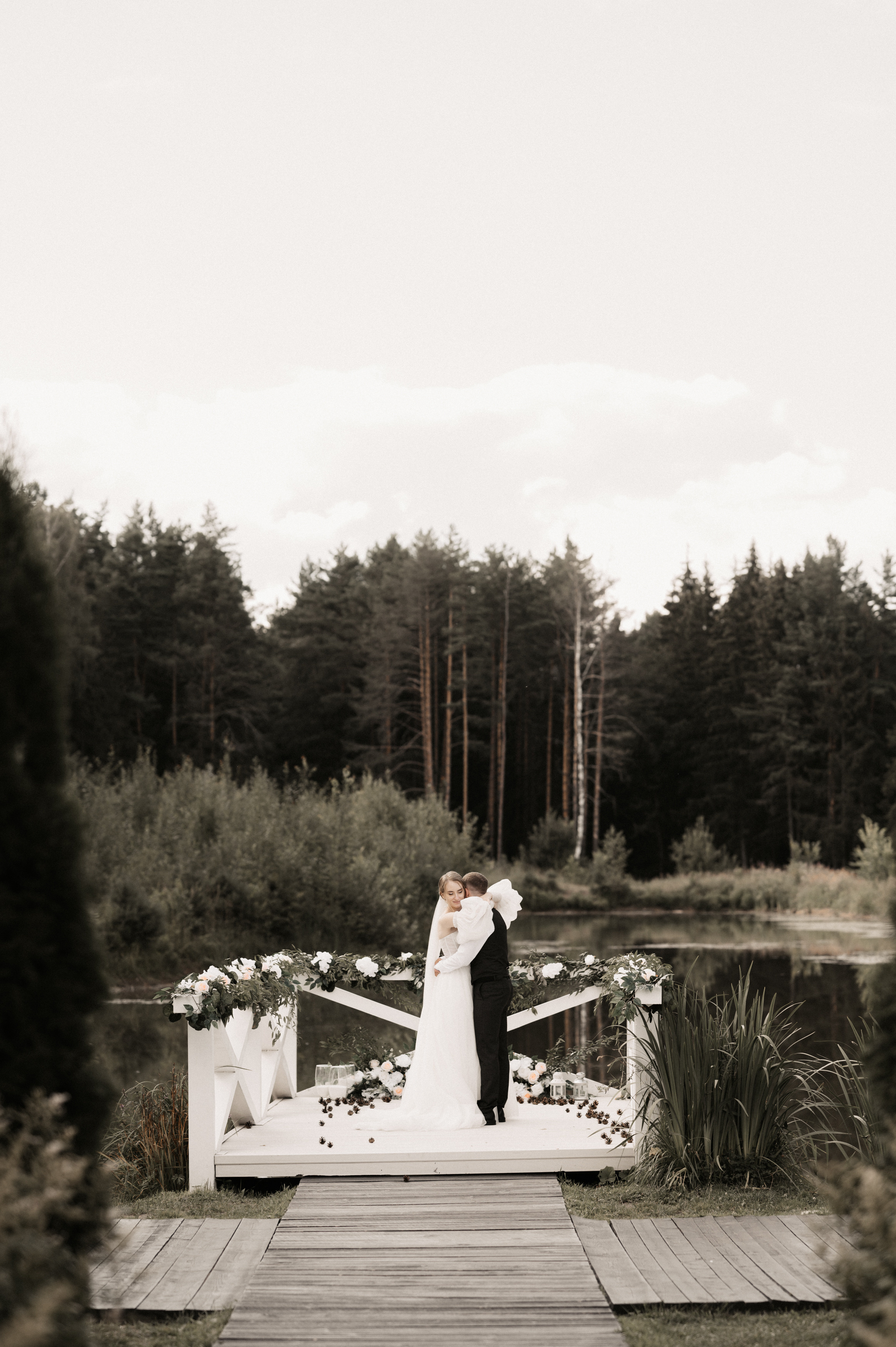 Счастье у озера. Свадебный фотограф Александр Давыдов