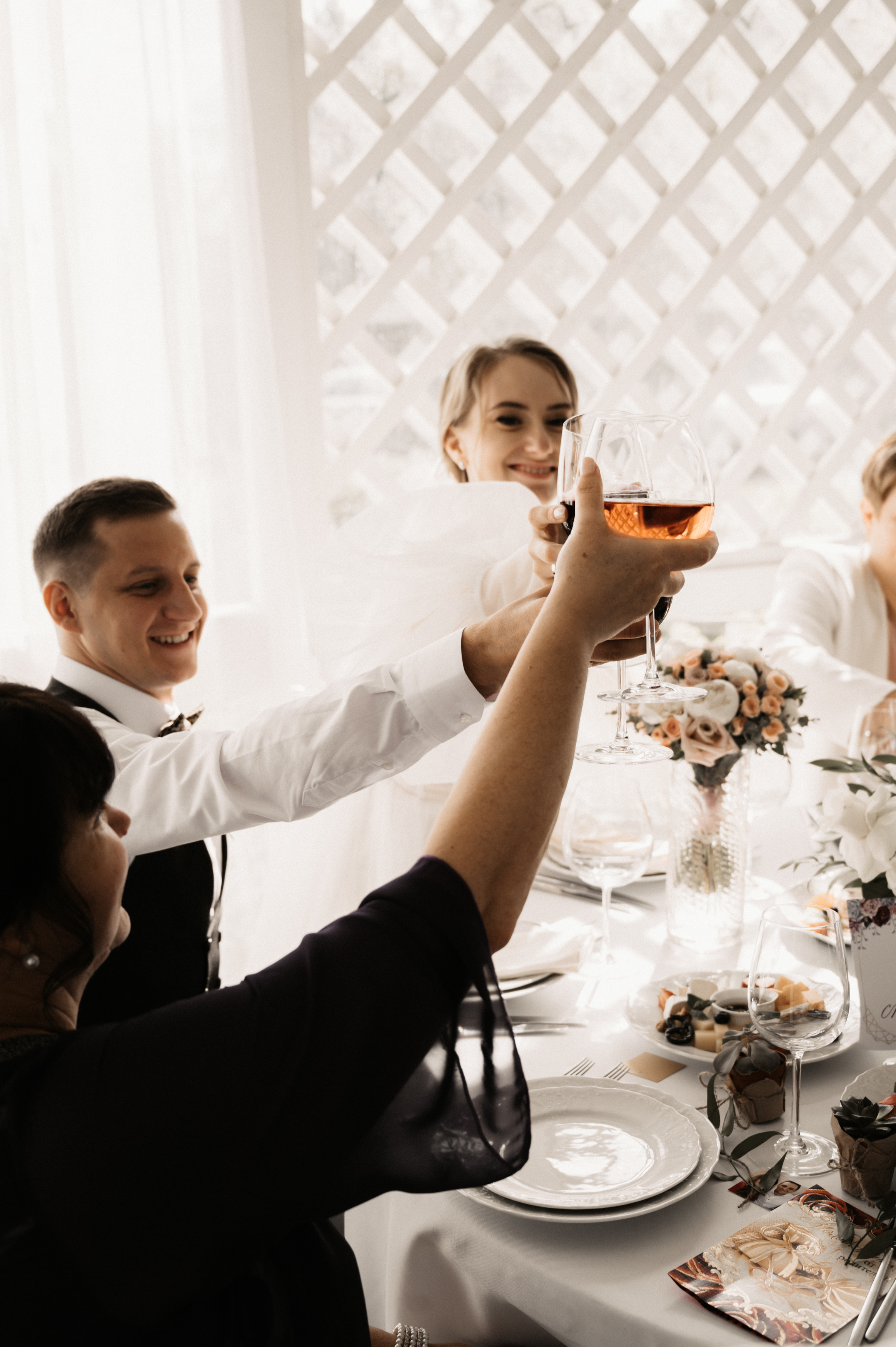 Счастье у озера. Свадебный фотограф Александр Давыдов