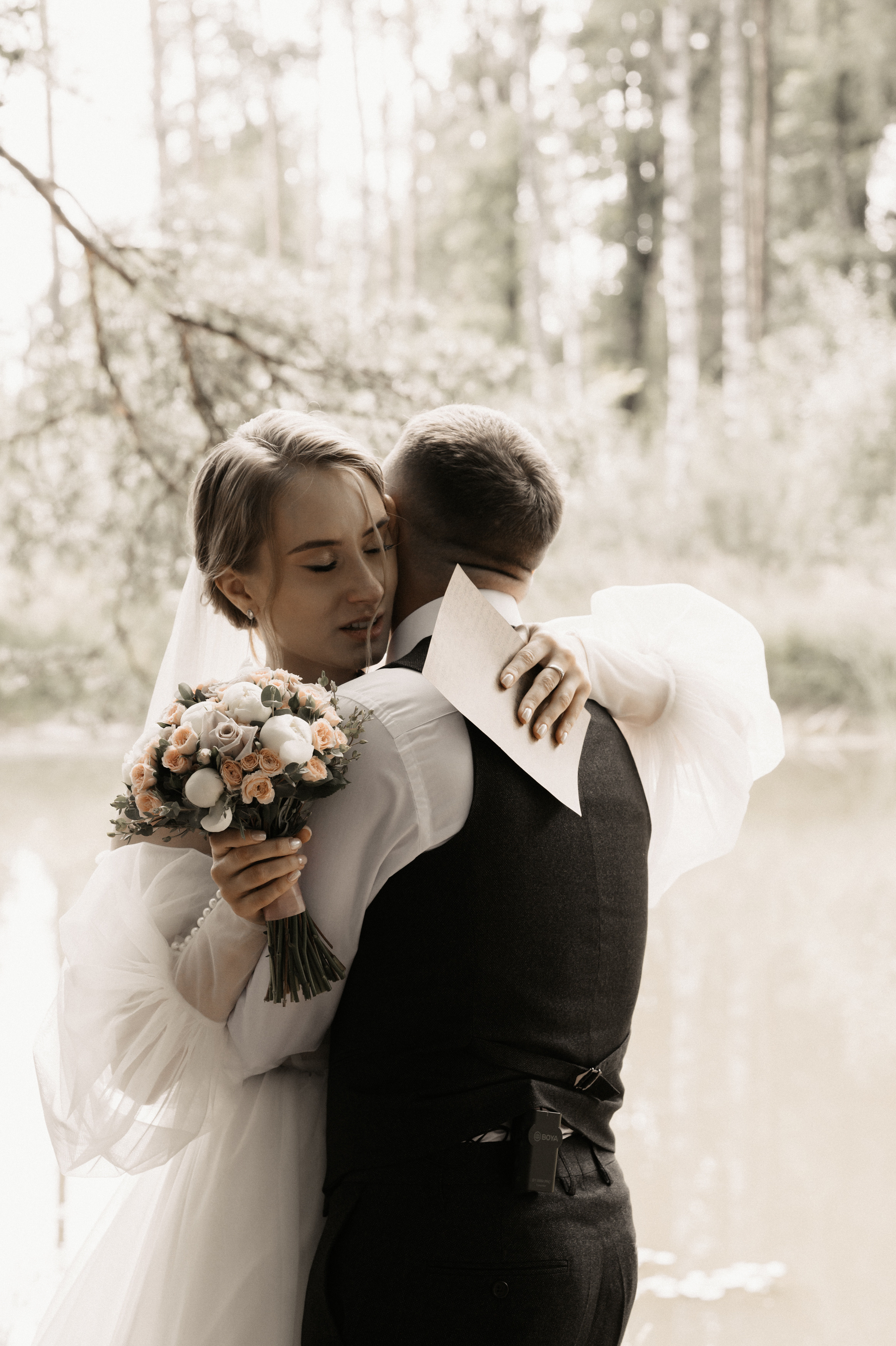 Счастье у озера. Свадебный фотограф Александр Давыдов