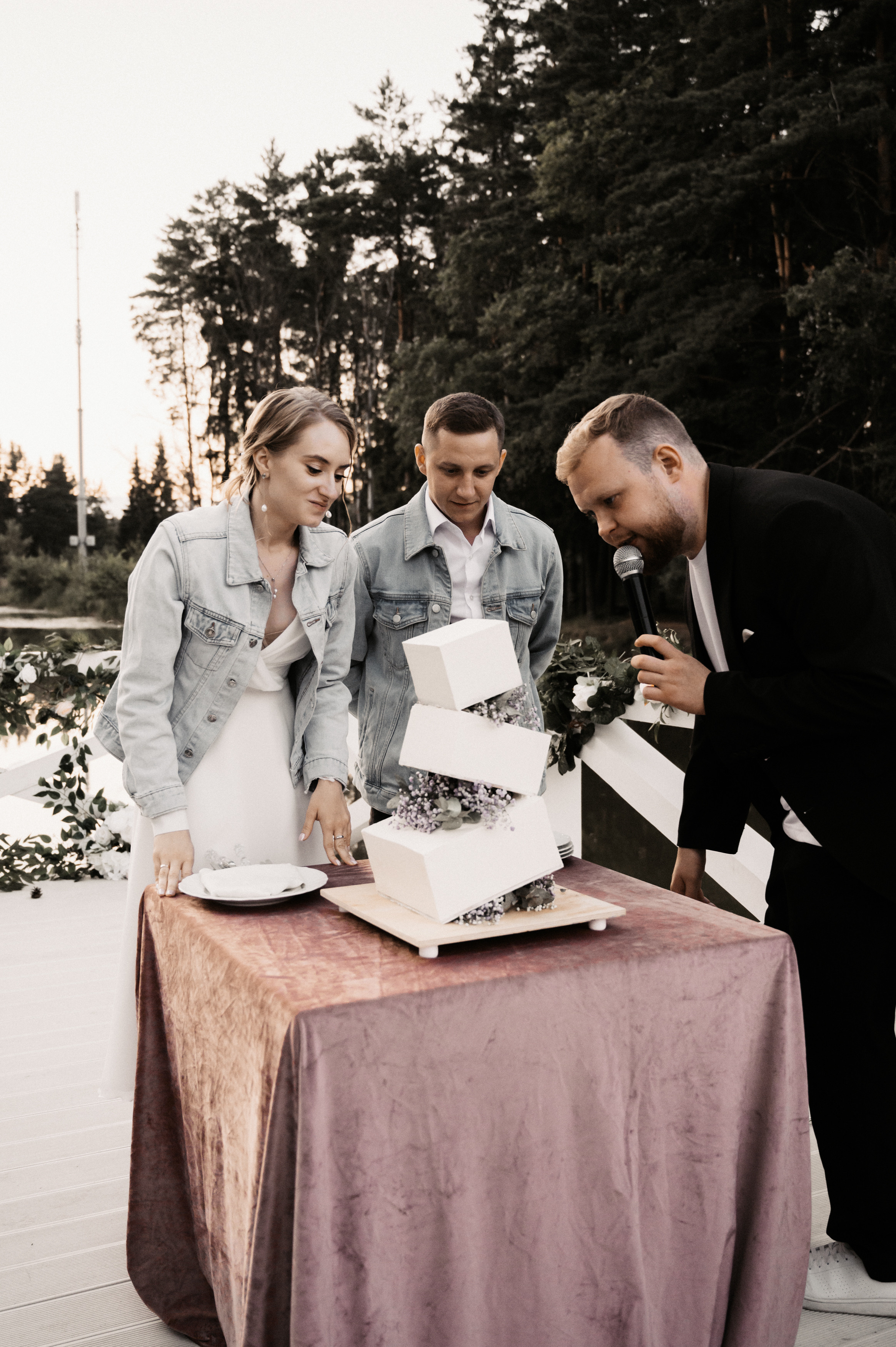 Счастье у озера. Свадебный фотограф Александр Давыдов