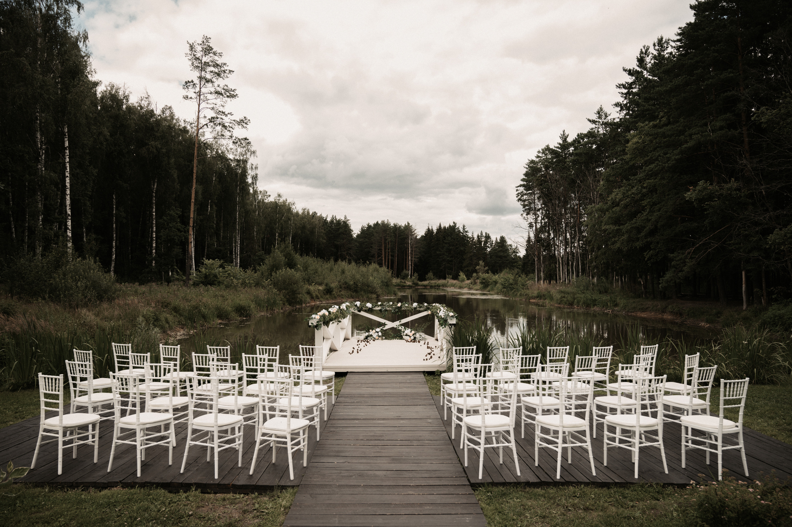 Счастье у озера. Свадебный фотограф Александр Давыдов