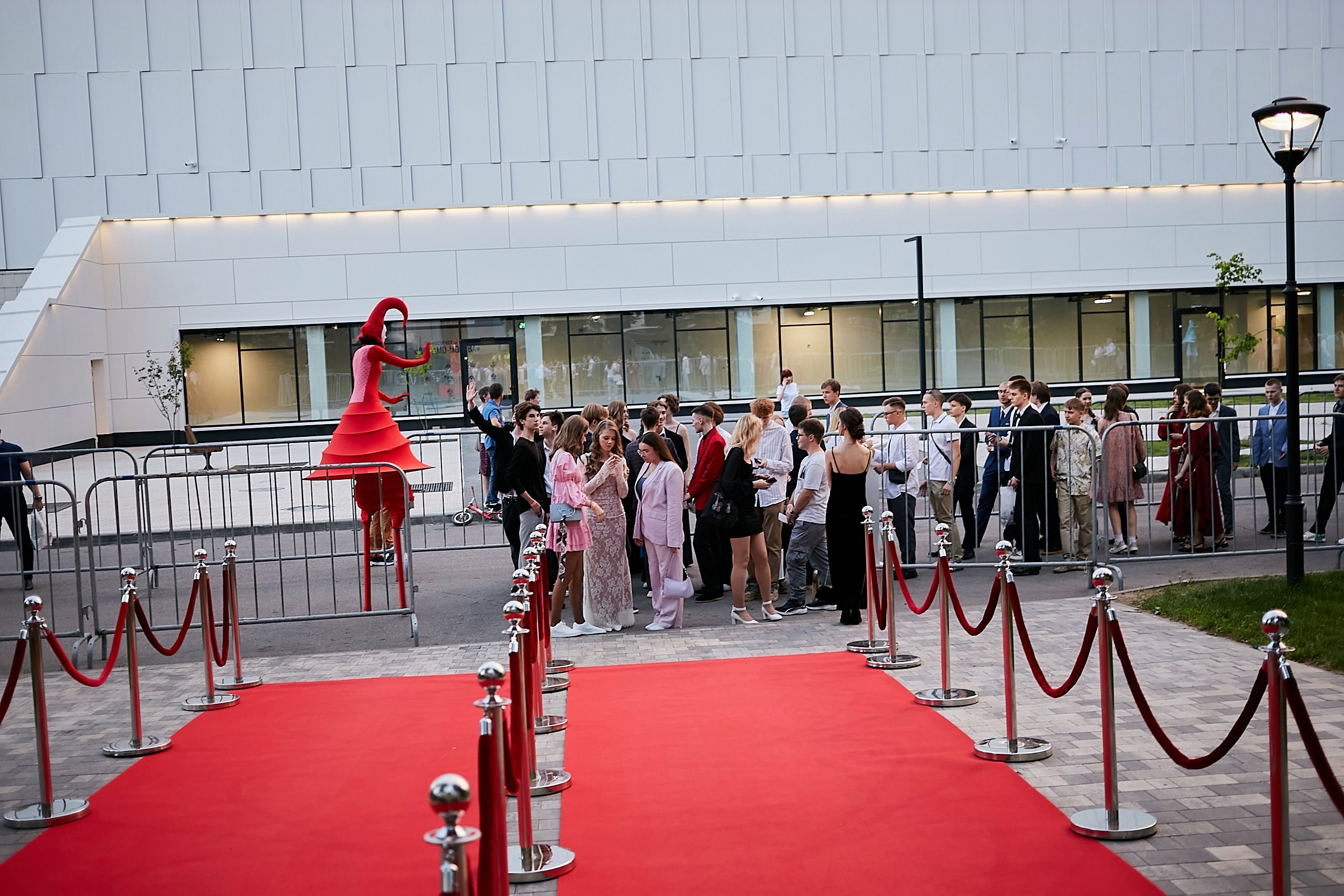 Выпускной 2024 концертный зал Академия ВТБ. Фотограф и Видеограф в Москве. Олег Корушев