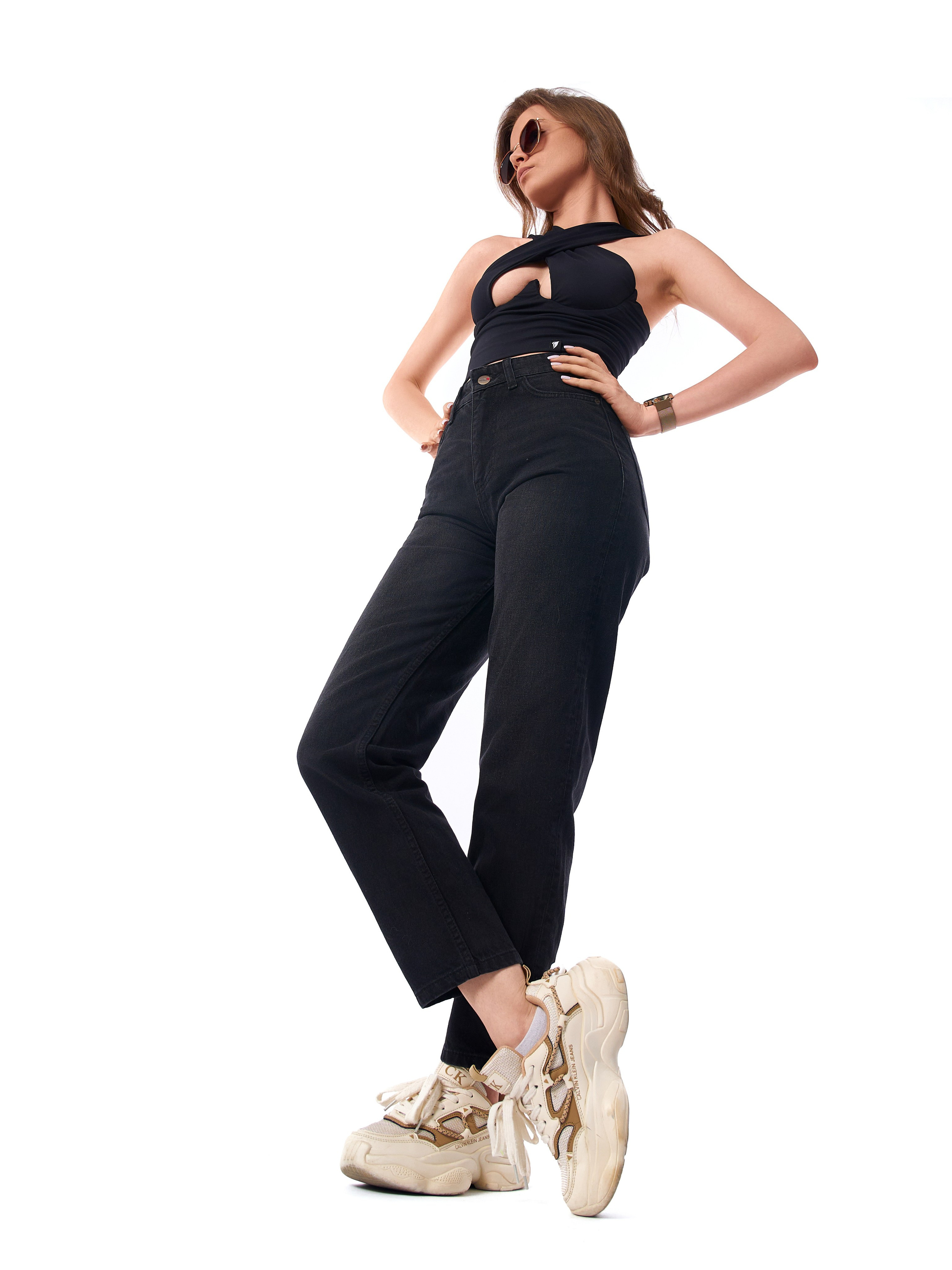 Джинсы женские. Каталожный предметный фотограф