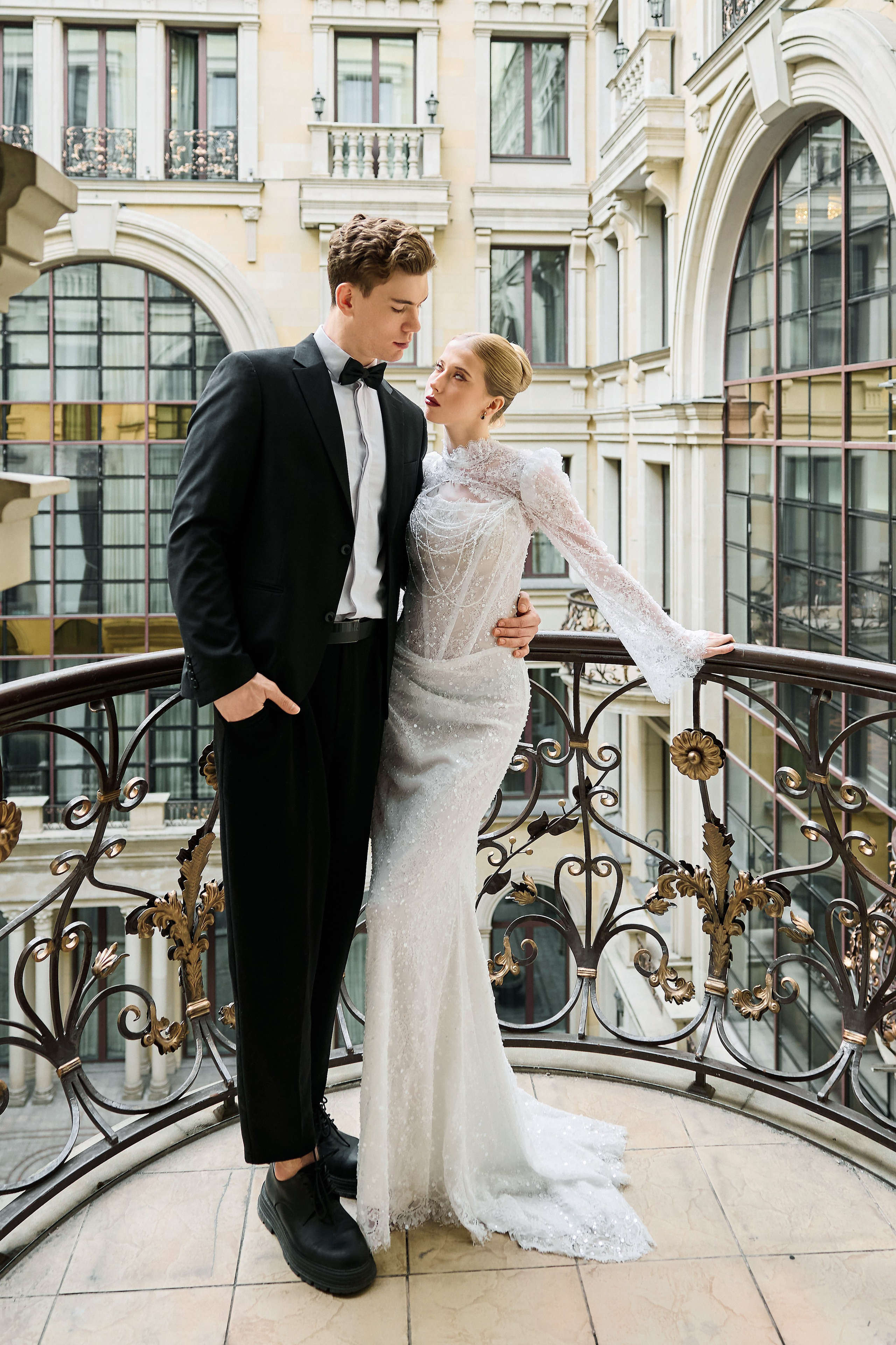 Вадим и Алина. Сборы в отеле St Regis. Свадебный фотограф в Москве и Подмосковье