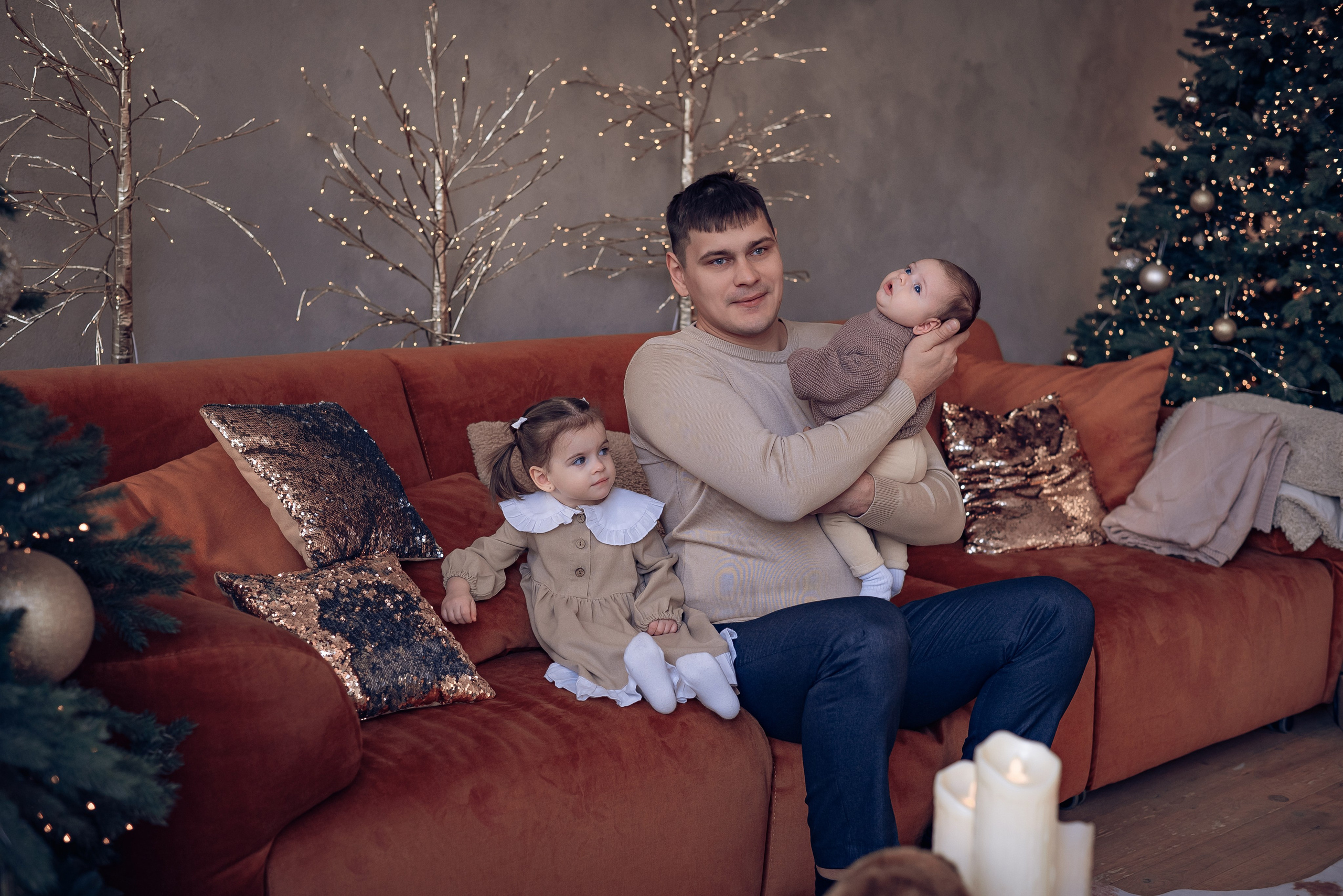 Виктория, Александр, Ванюша и Ариша. Фотографы крещения/венчания  Красноярск Татьяна и Вячеслав Переваловы