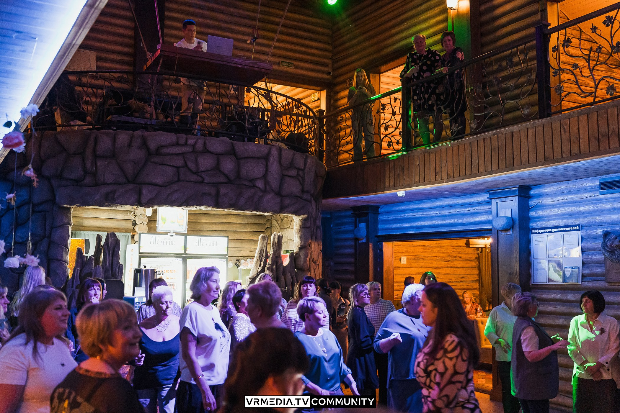 Международный женский день в кафе «У Петровича»