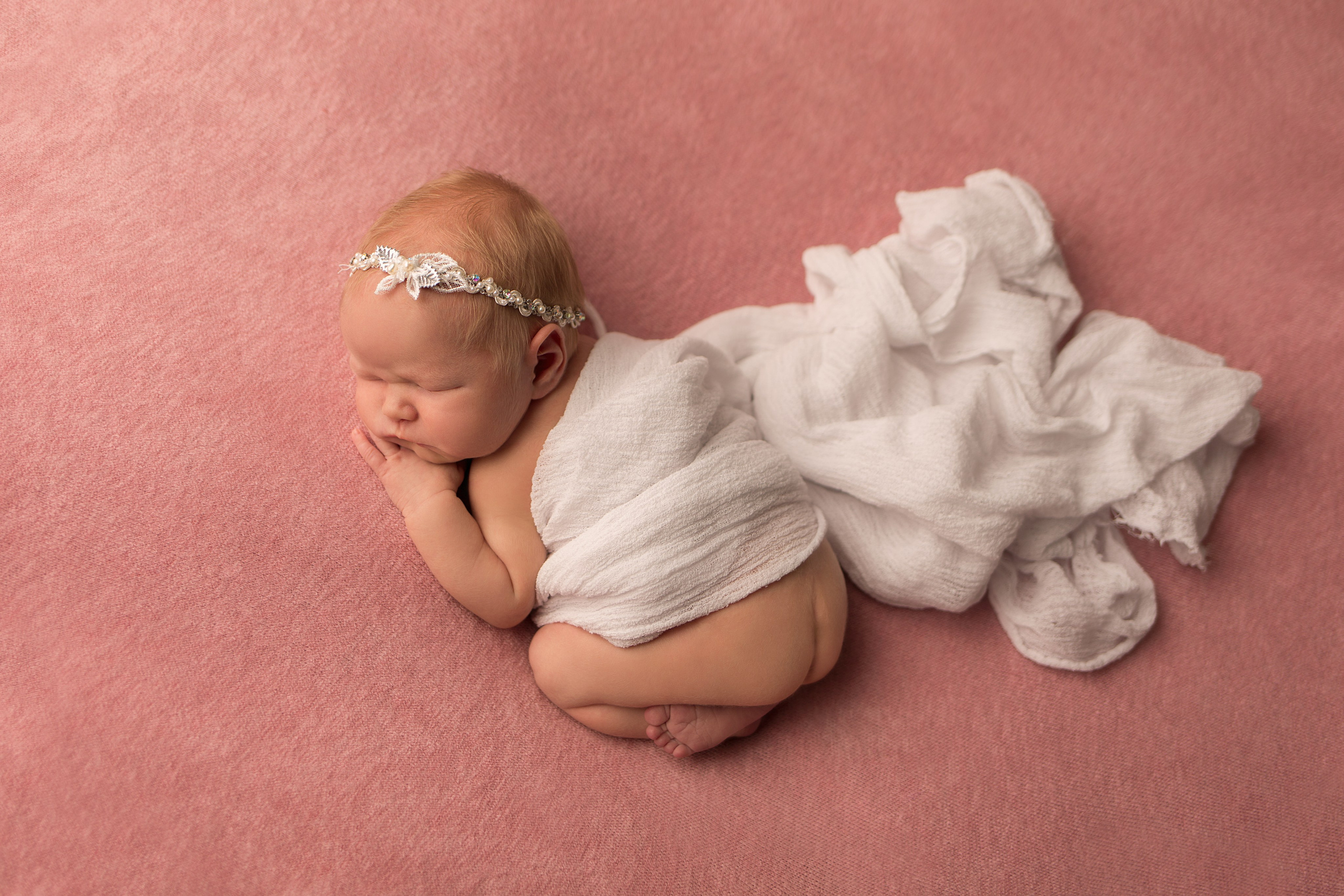 Ньюборн девочки. Фотограф новорожденных, семейный, детский фотограф в Москве и Московской области