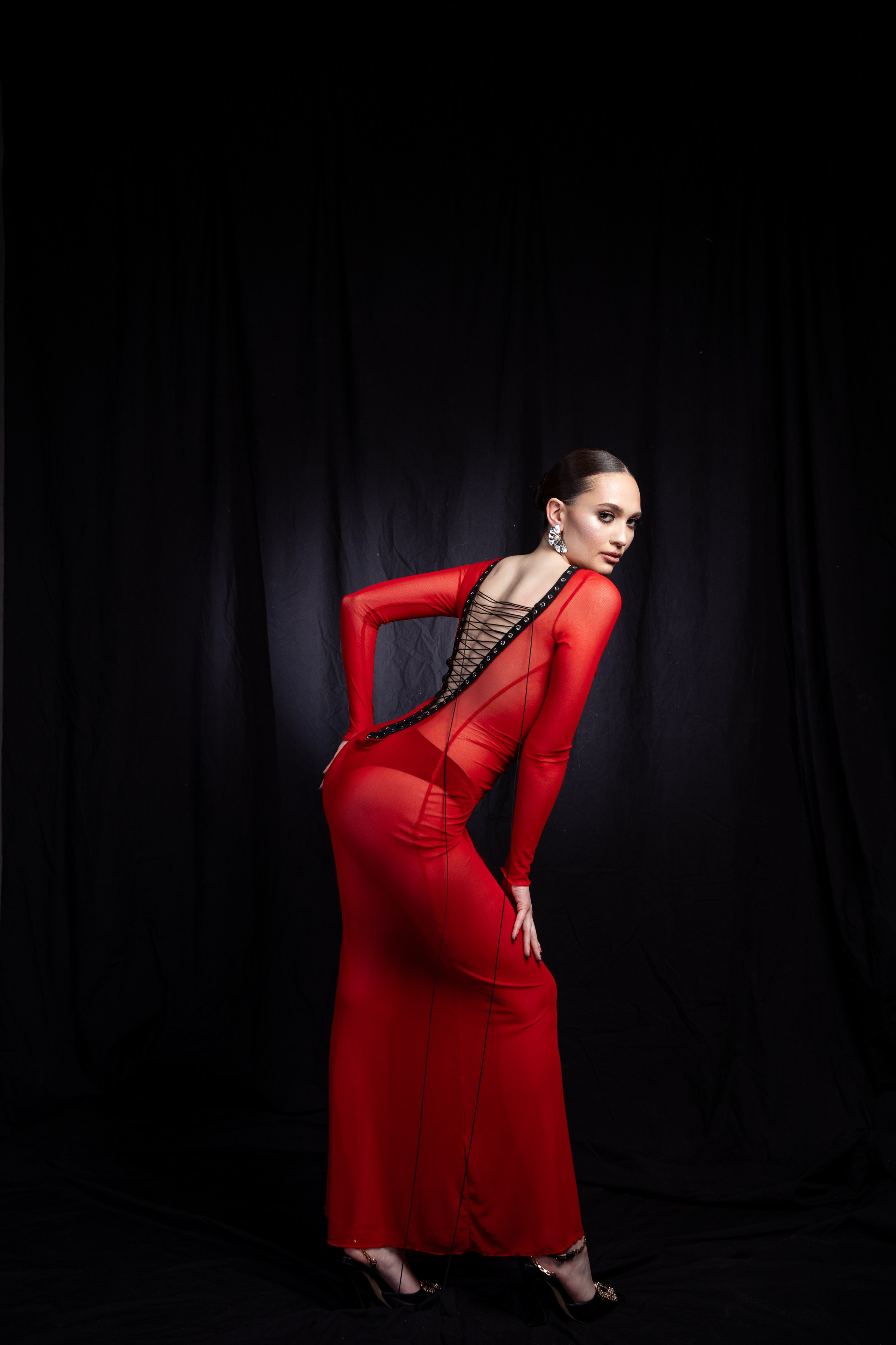 Красное платье. Валентина Похомова — профессиональный фотограф в Екатеринбурге