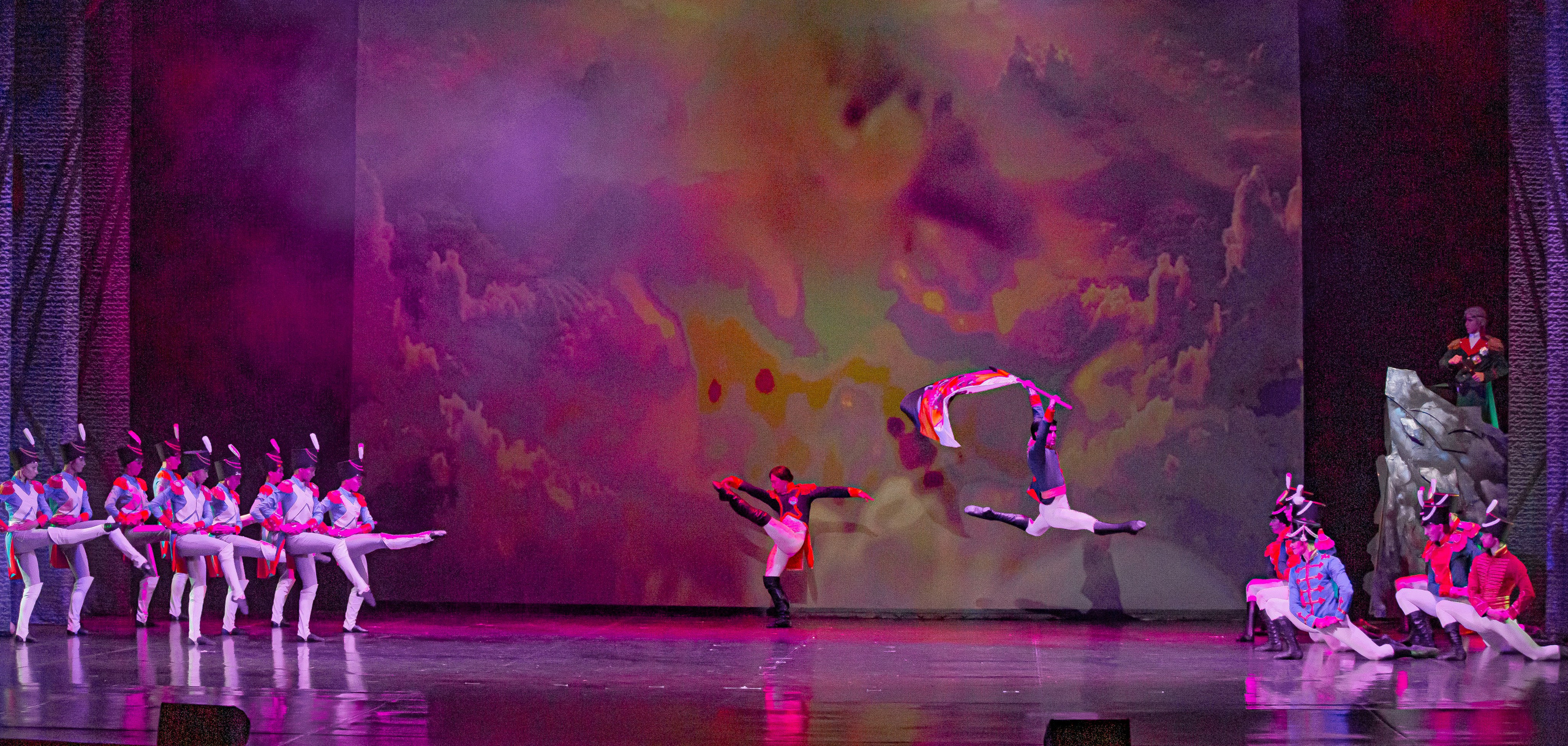 Война и Мир балет Марийского театра оперы и балета на сцене Зимнего театра г. Сочи премьера. Фотограф в Сочи Юрий Шептаев