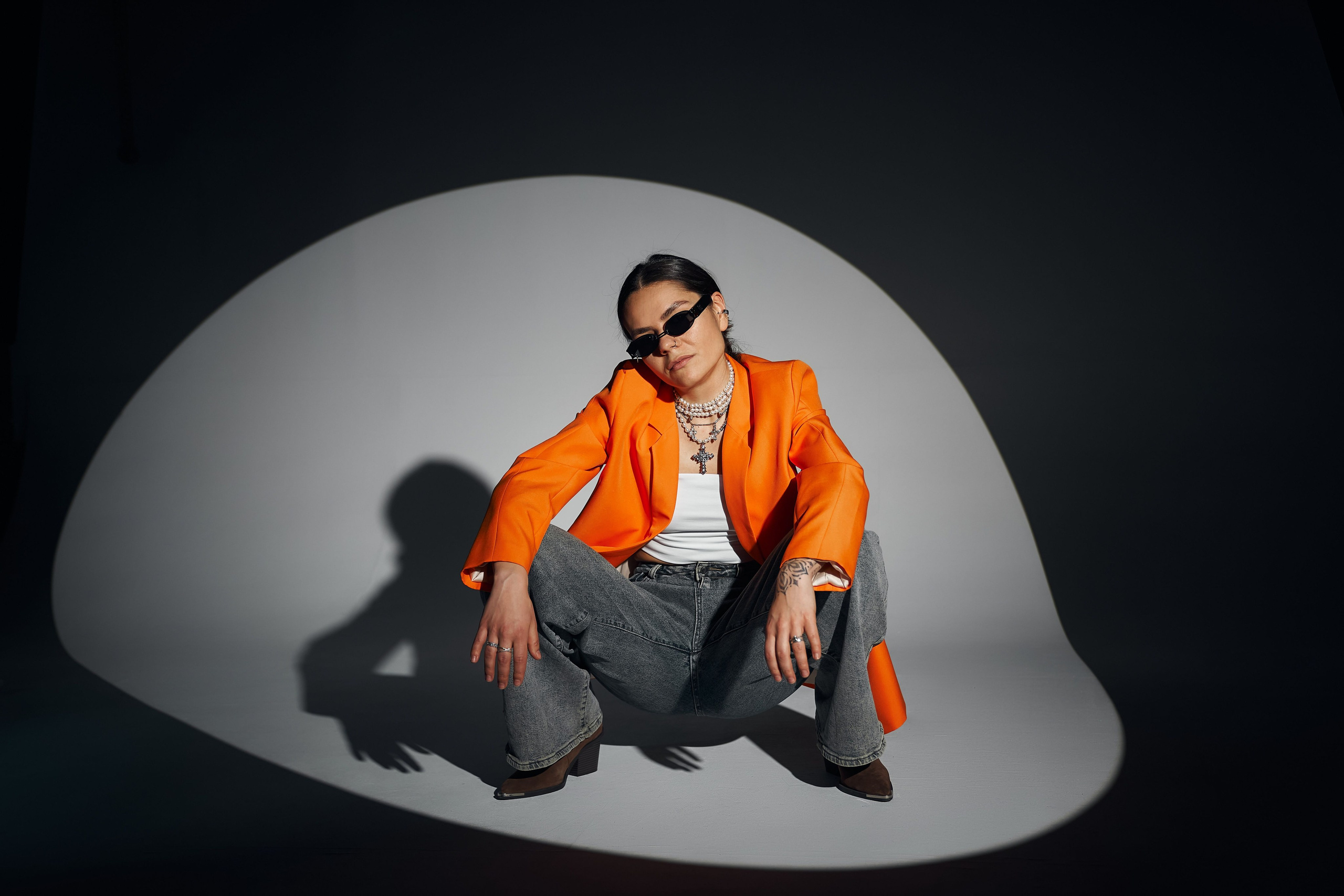 Фотосессия в студии по отличной цене. Студийный фотограф Евгений Опарин